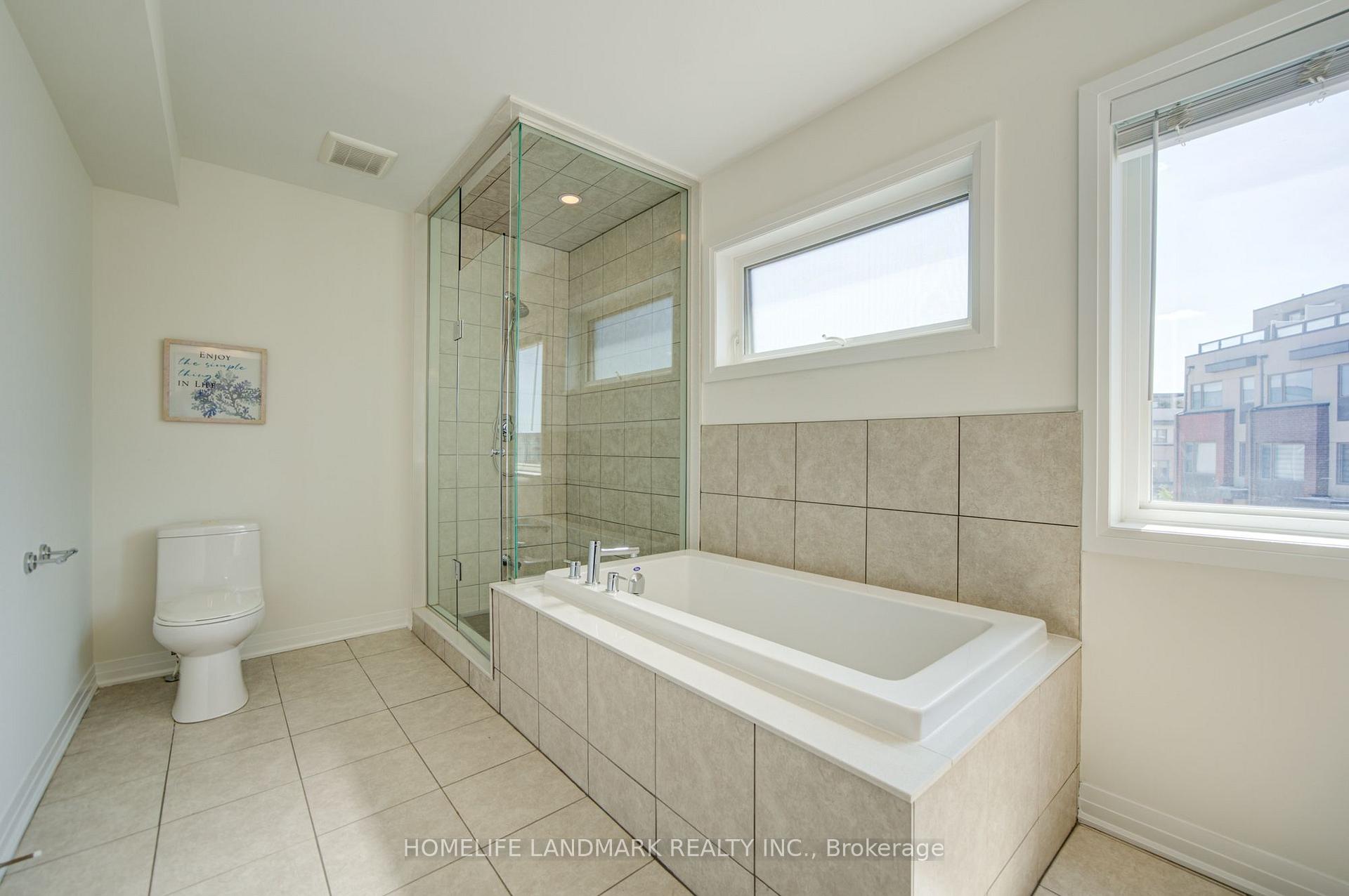Photo 34 of 38 Sarah Jackson Crescent, North York, Downsview-Roding-CFB — HOMEH