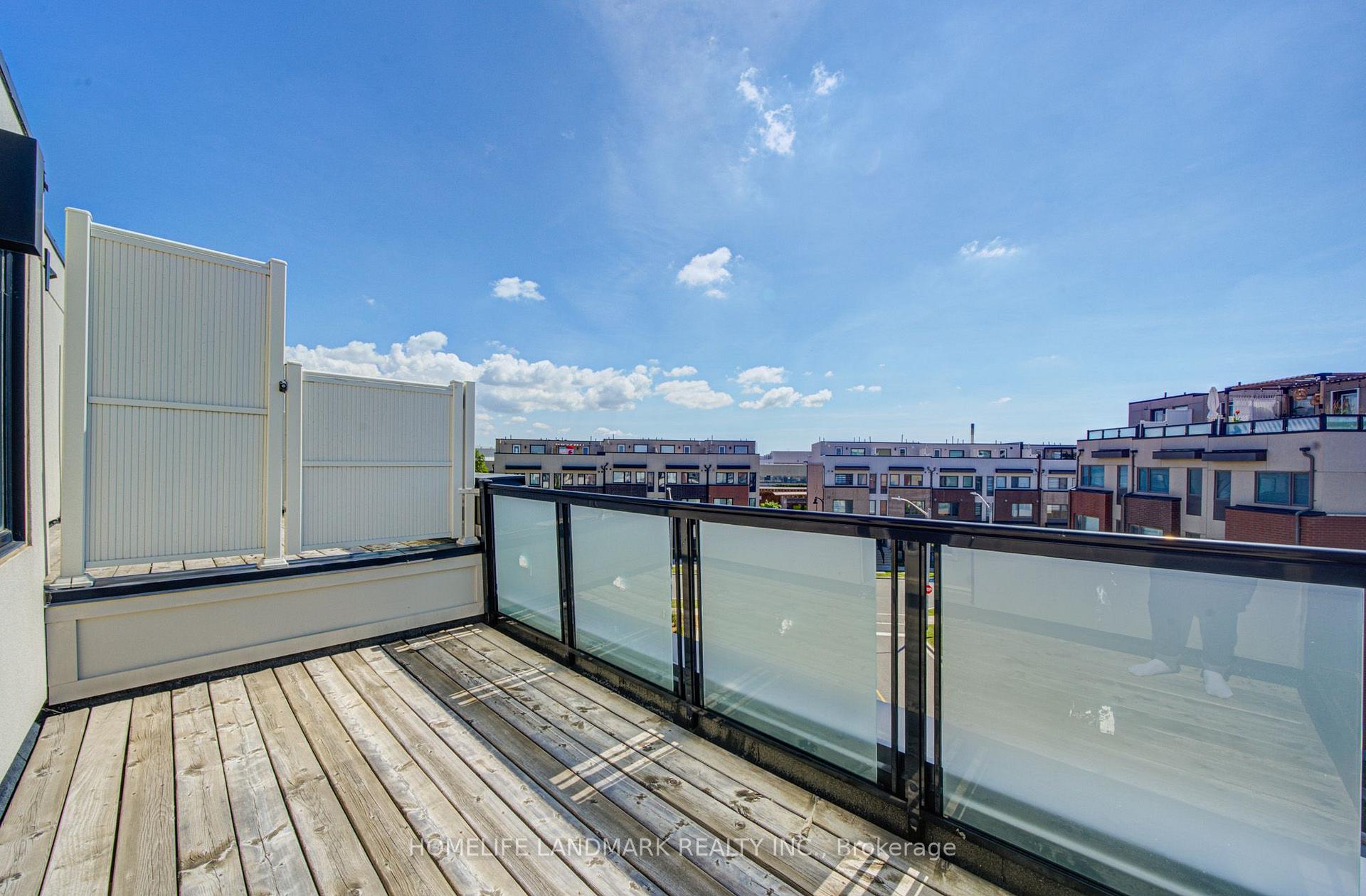 Photo 35 of 38 Sarah Jackson Crescent, North York, Downsview-Roding-CFB — HOMEH