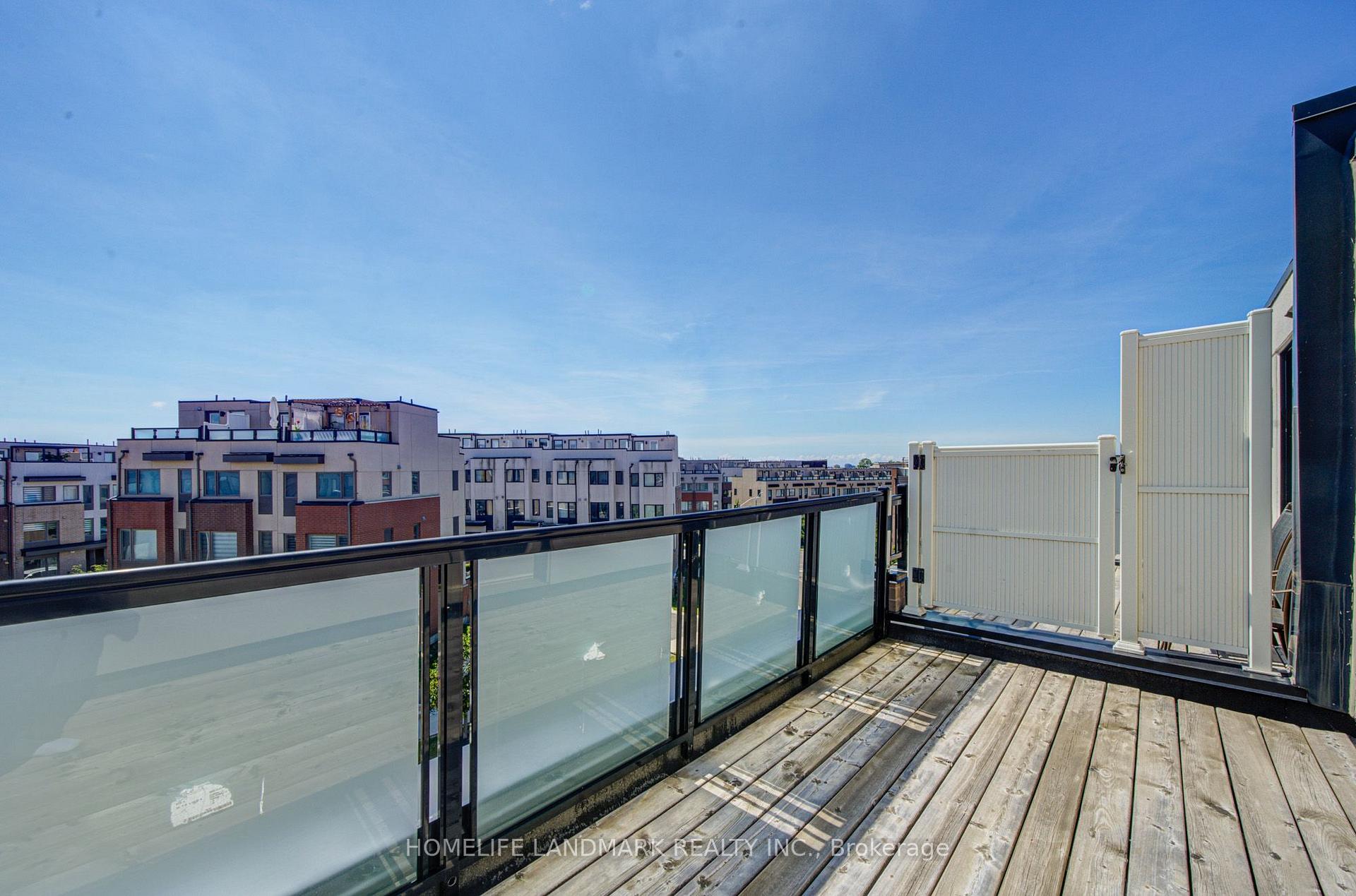 Photo 37 of 38 Sarah Jackson Crescent, North York, Downsview-Roding-CFB — HOMEH