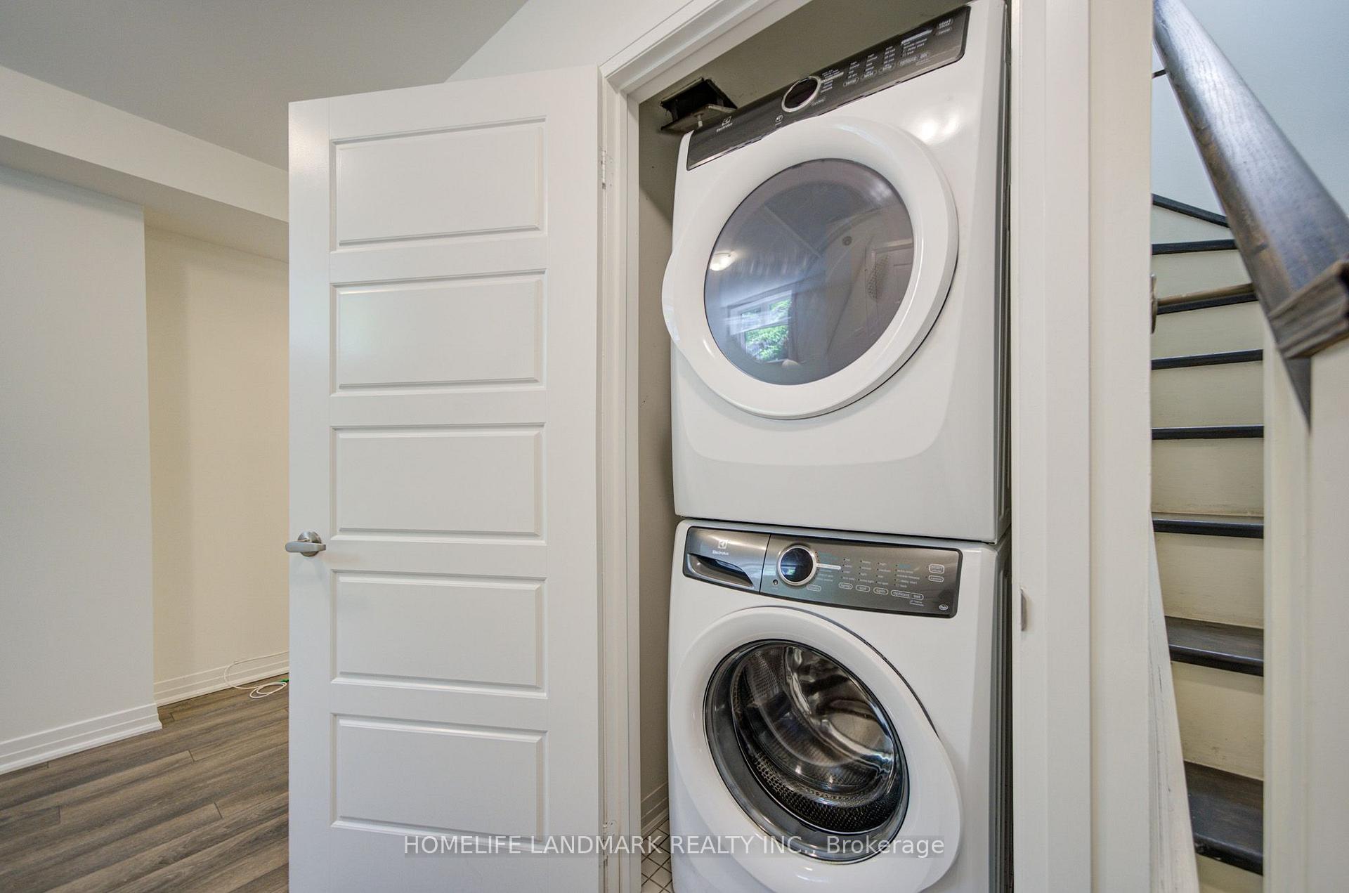 Photo 43 of 38 Sarah Jackson Crescent, North York, Downsview-Roding-CFB — HOMEH