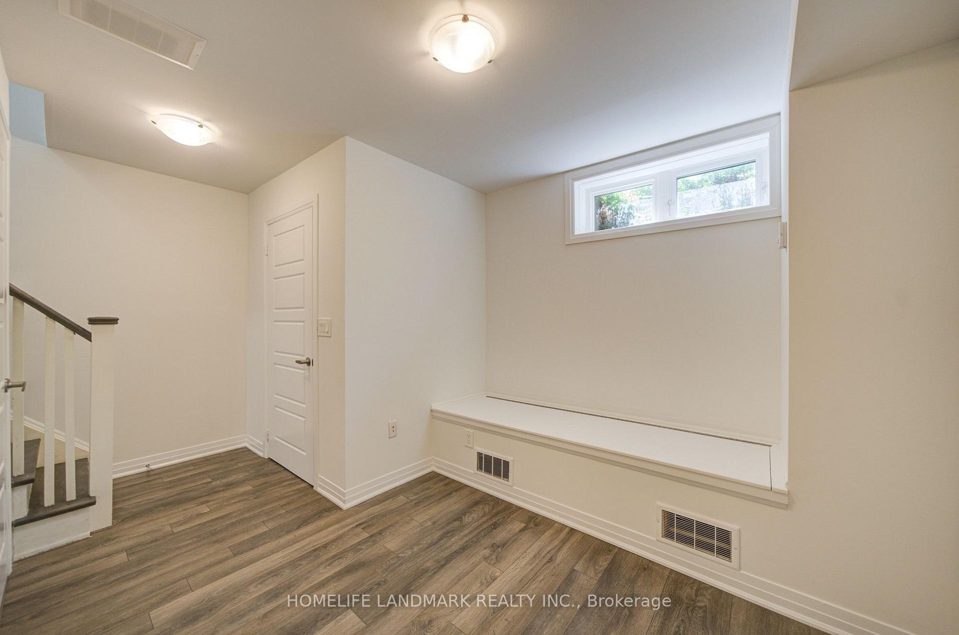 Photo 44 of 38 Sarah Jackson Crescent, North York, Downsview-Roding-CFB — HOMEH