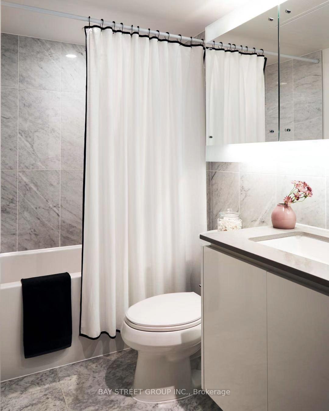 Photo 6 of Unit 1509, 80 Queens Wharf Road E, Toronto, Waterfront Communities — HOMEH