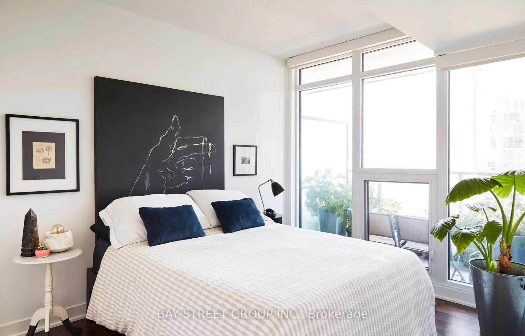 Photo 7 of Unit 1509, 80 Queens Wharf Road E, Toronto, Waterfront Communities — HOMEH