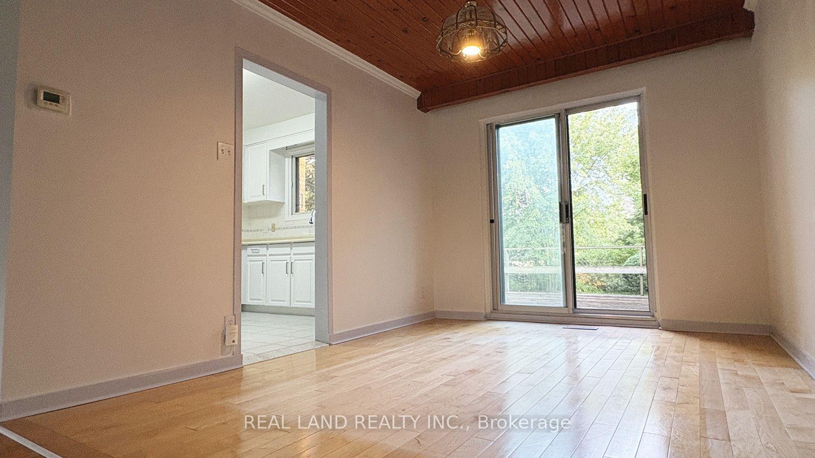Photo 9 of 53 Lloydminster Crescent, North York, Newtonbrook East — HOMEH
