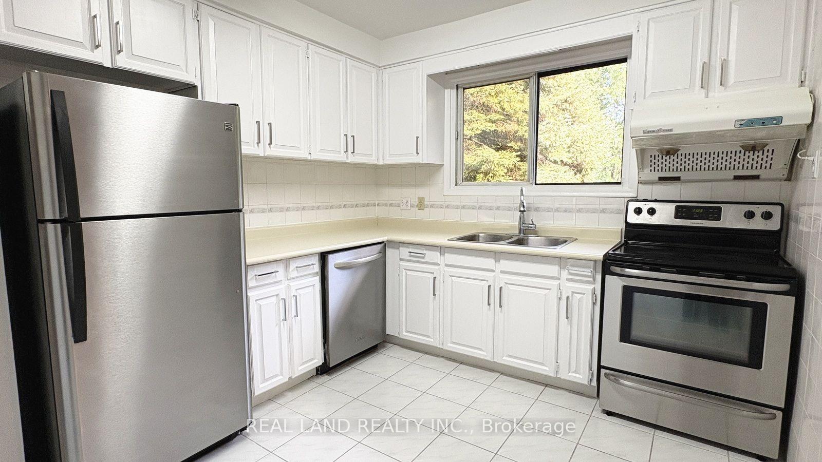 Photo 10 of 53 Lloydminster Crescent, North York, Newtonbrook East — HOMEH