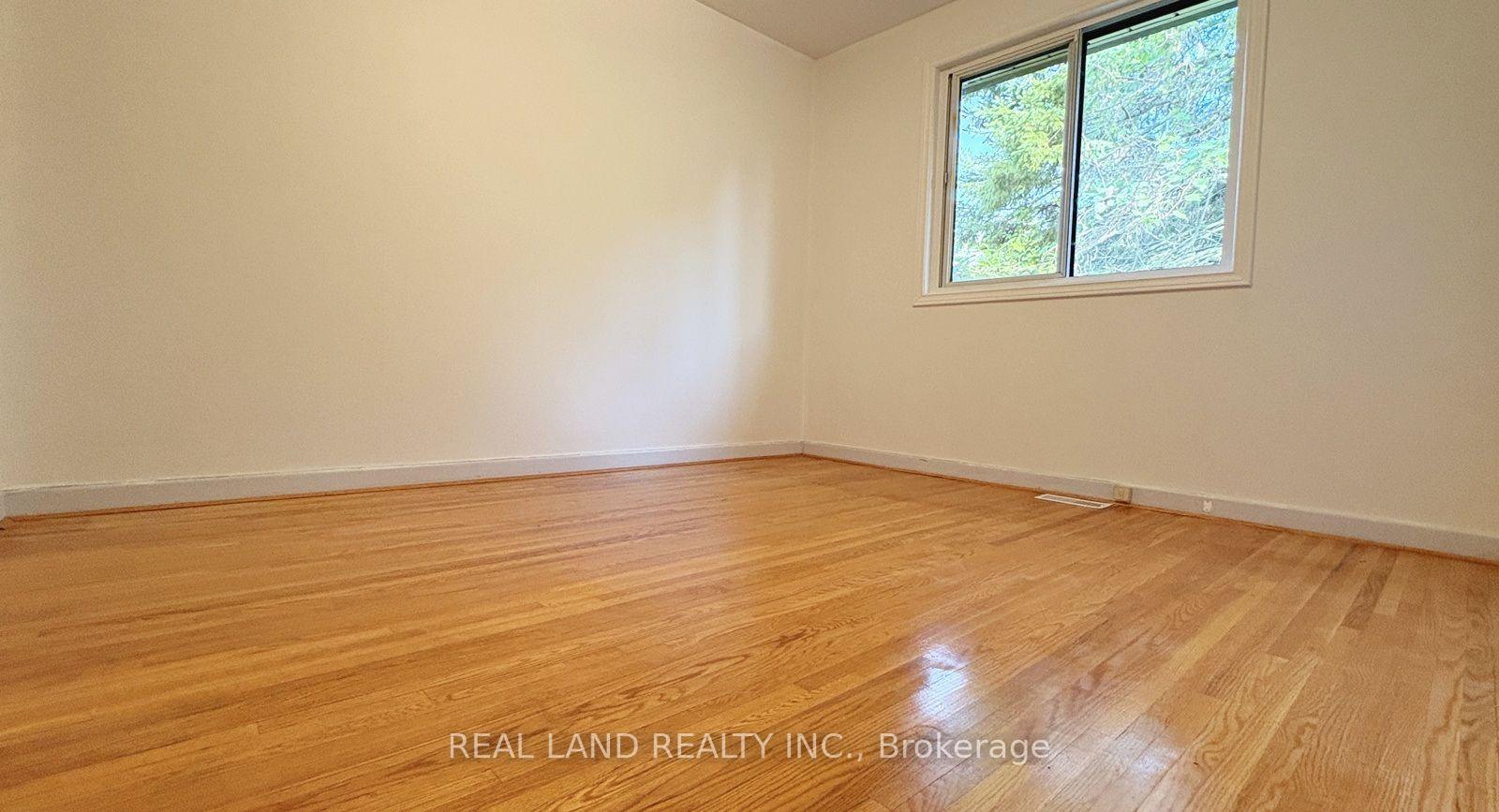 Photo 14 of 53 Lloydminster Crescent, North York, Newtonbrook East — HOMEH