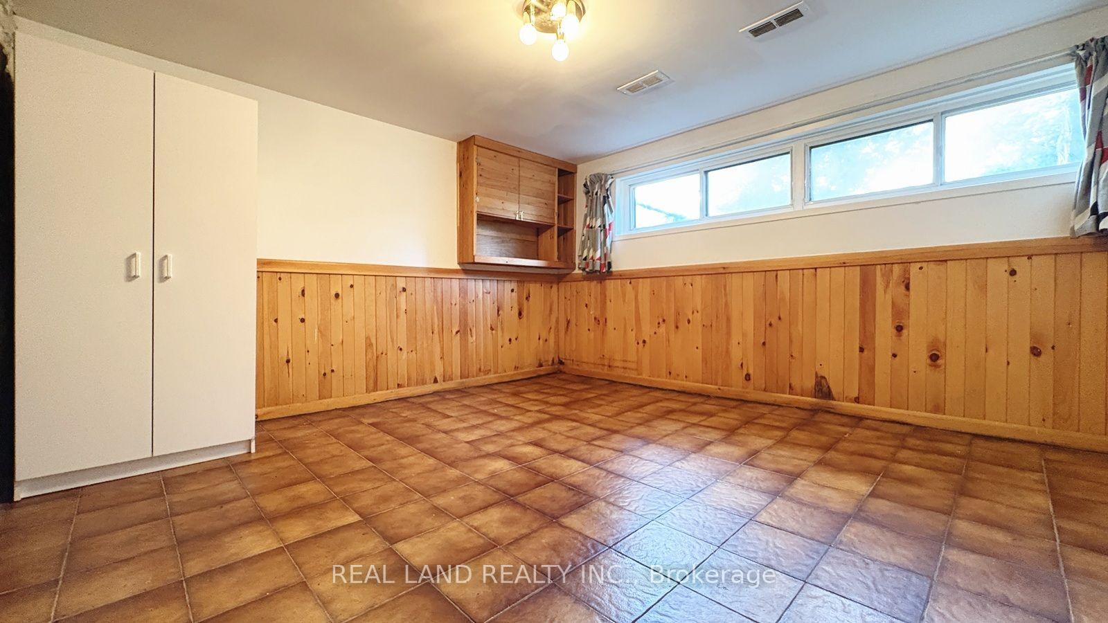 Photo 18 of 53 Lloydminster Crescent, North York, Newtonbrook East — HOMEH