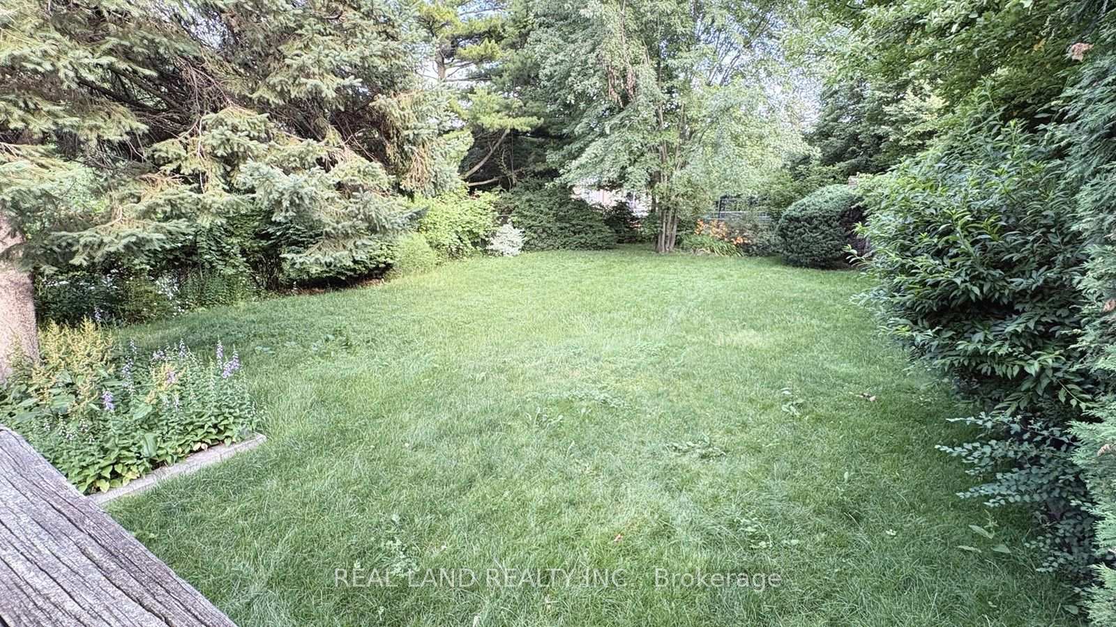 Photo 23 of 53 Lloydminster Crescent, North York, Newtonbrook East — HOMEH