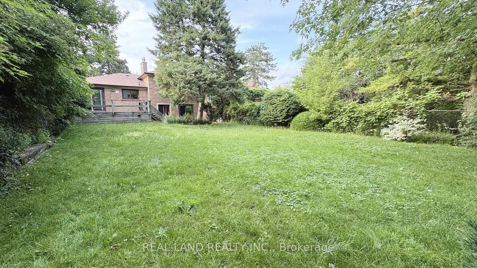 Photo 25 of 53 Lloydminster Crescent, North York, Newtonbrook East — HOMEH