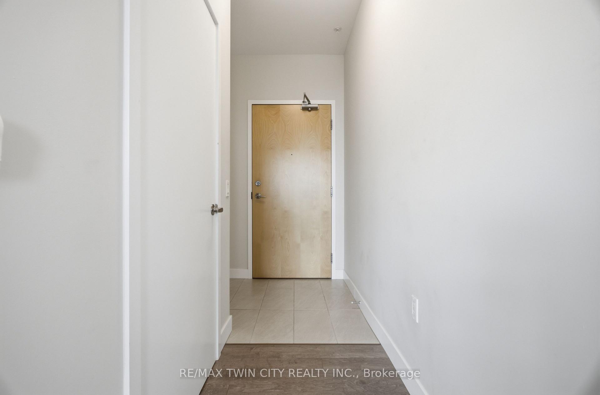 Photo 5 of Unit 1605, 100 Garment Street, Kitchener, City Commercial Core — HOMEH