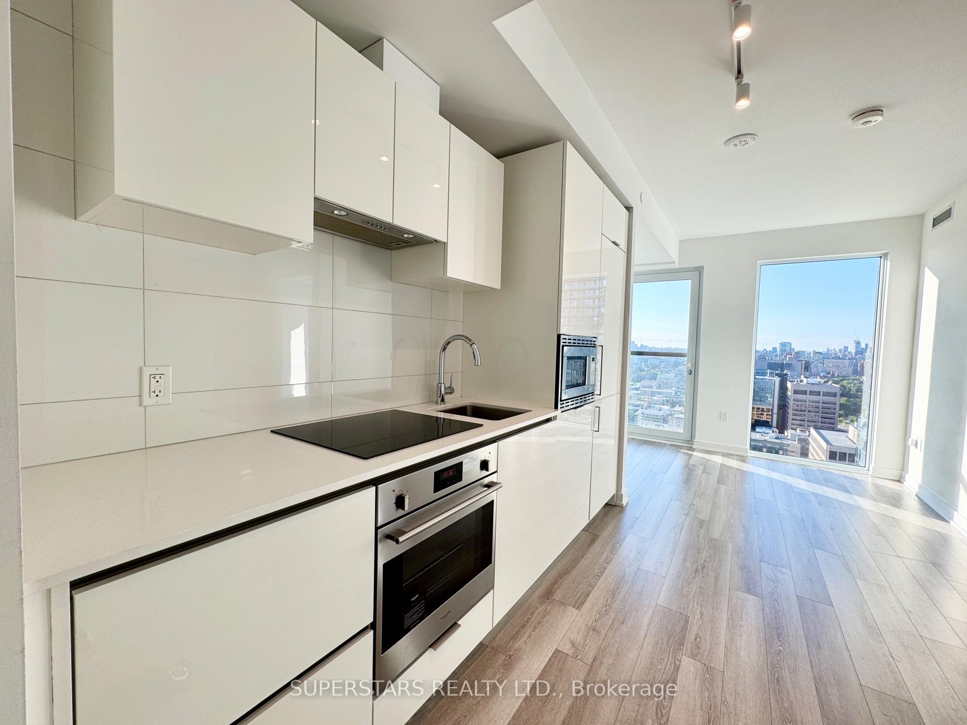 Photo 5 of Unit 3502, 238 Simcoe Street, Toronto, Kensington-Chinatown — HOMEH