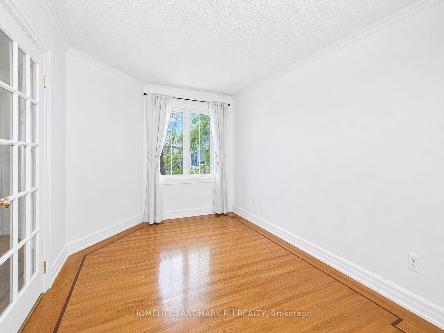Photo 2 of 101 Pentland Crescent, Vaughan, Maple — HOMEH