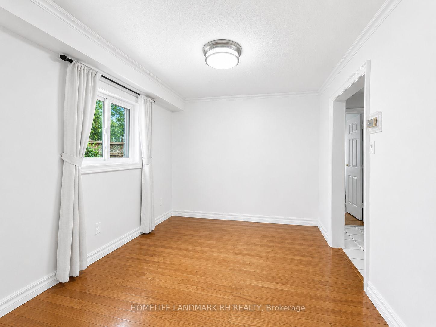 Photo 3 of 101 Pentland Crescent, Vaughan, Maple — HOMEH