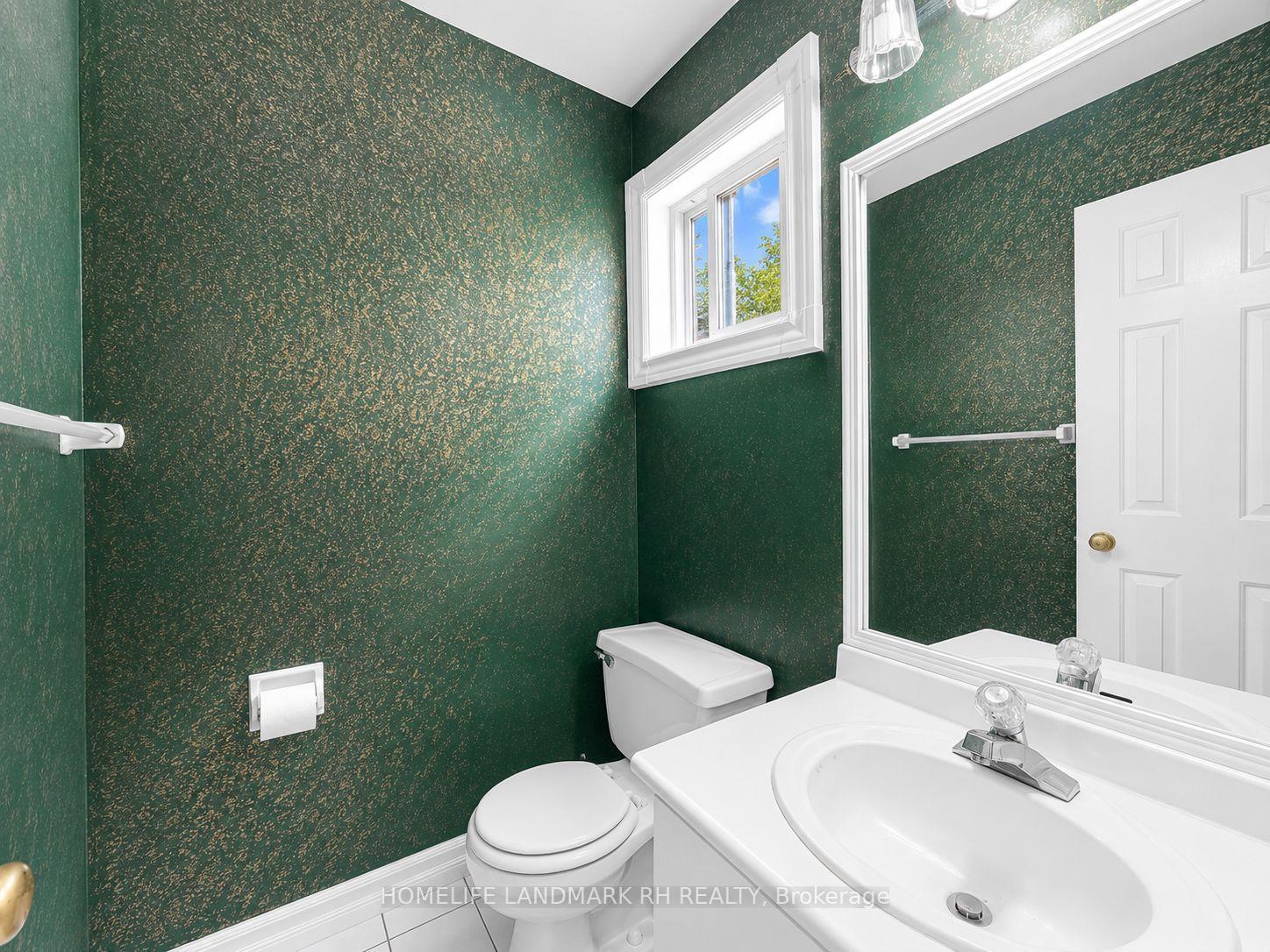 Photo 9 of 101 Pentland Crescent, Vaughan, Maple — HOMEH
