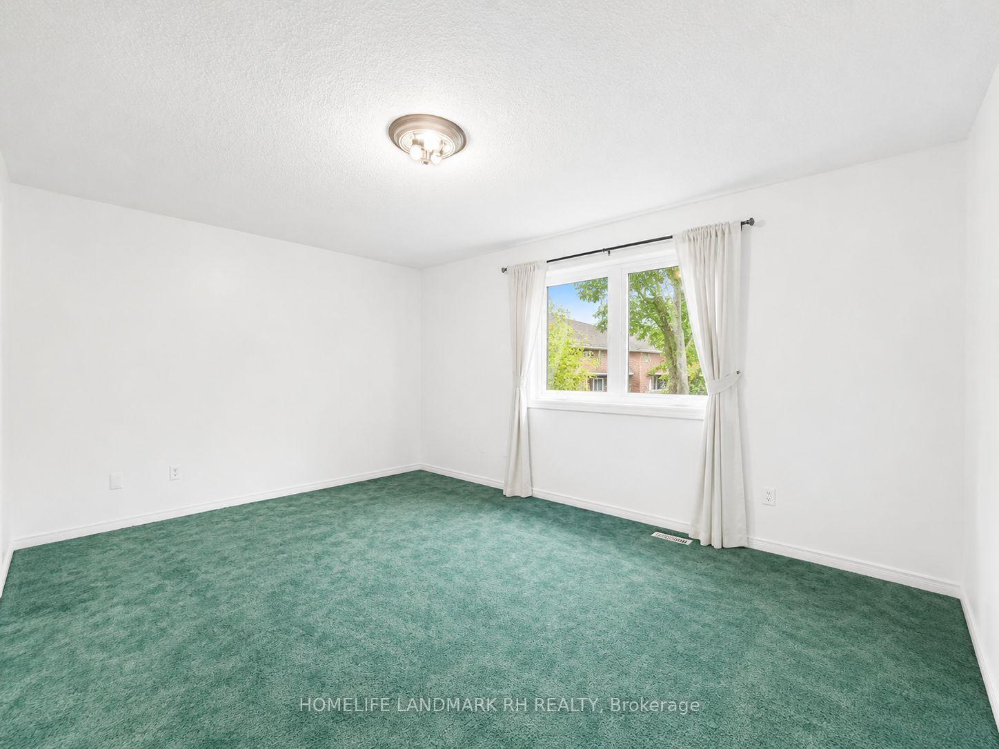 Photo 11 of 101 Pentland Crescent, Vaughan, Maple — HOMEH