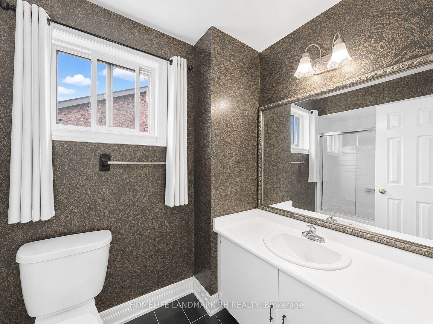 Photo 13 of 101 Pentland Crescent, Vaughan, Maple — HOMEH