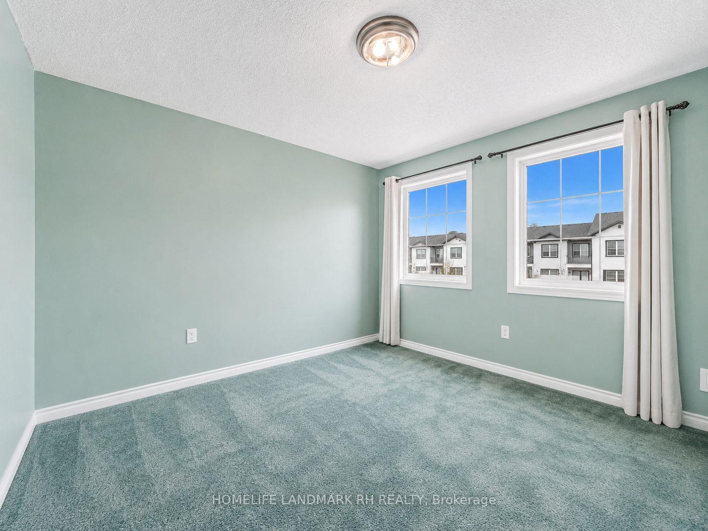 Photo 14 of 101 Pentland Crescent, Vaughan, Maple — HOMEH