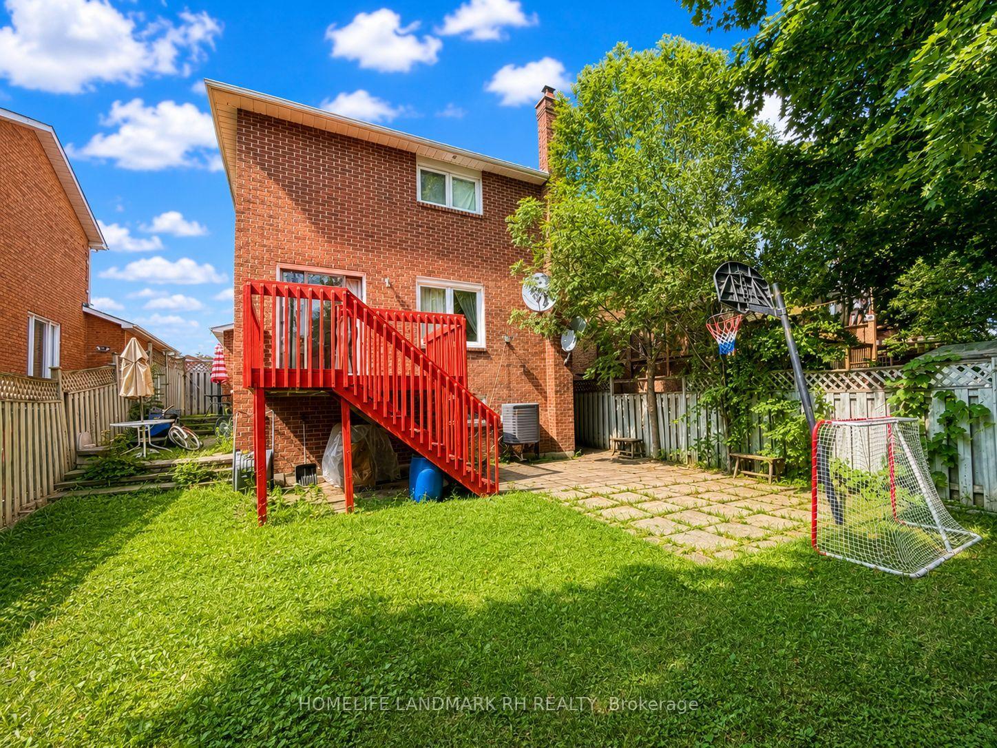 Photo 17 of 101 Pentland Crescent, Vaughan, Maple — HOMEH