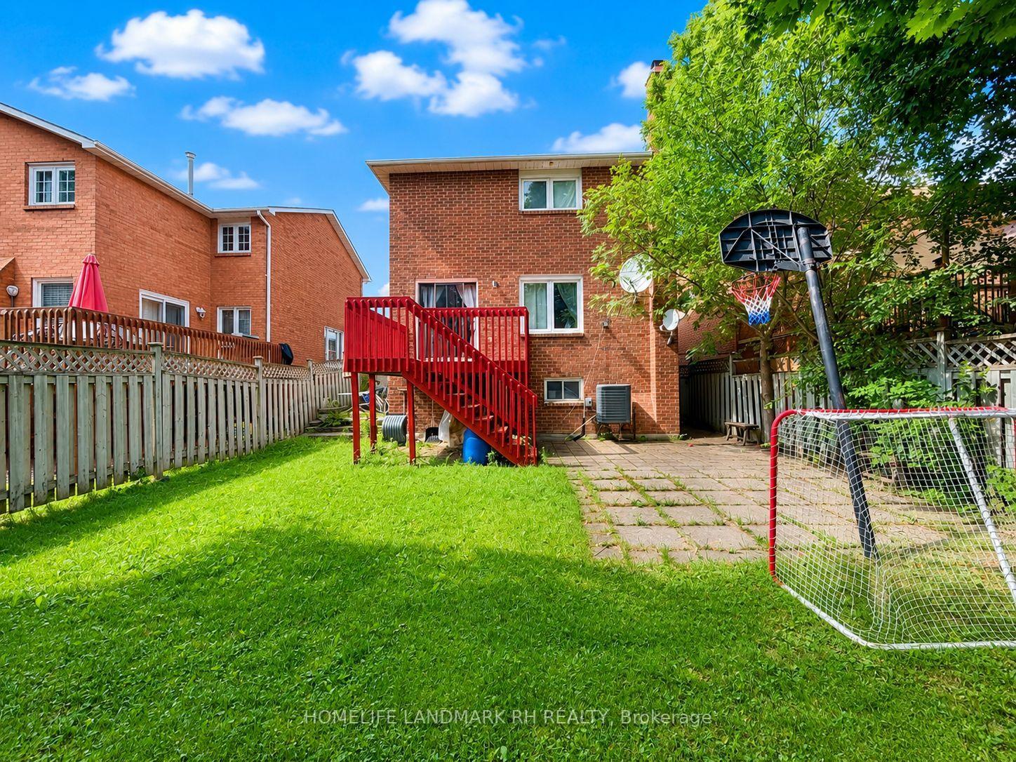 Photo 18 of 101 Pentland Crescent, Vaughan, Maple — HOMEH