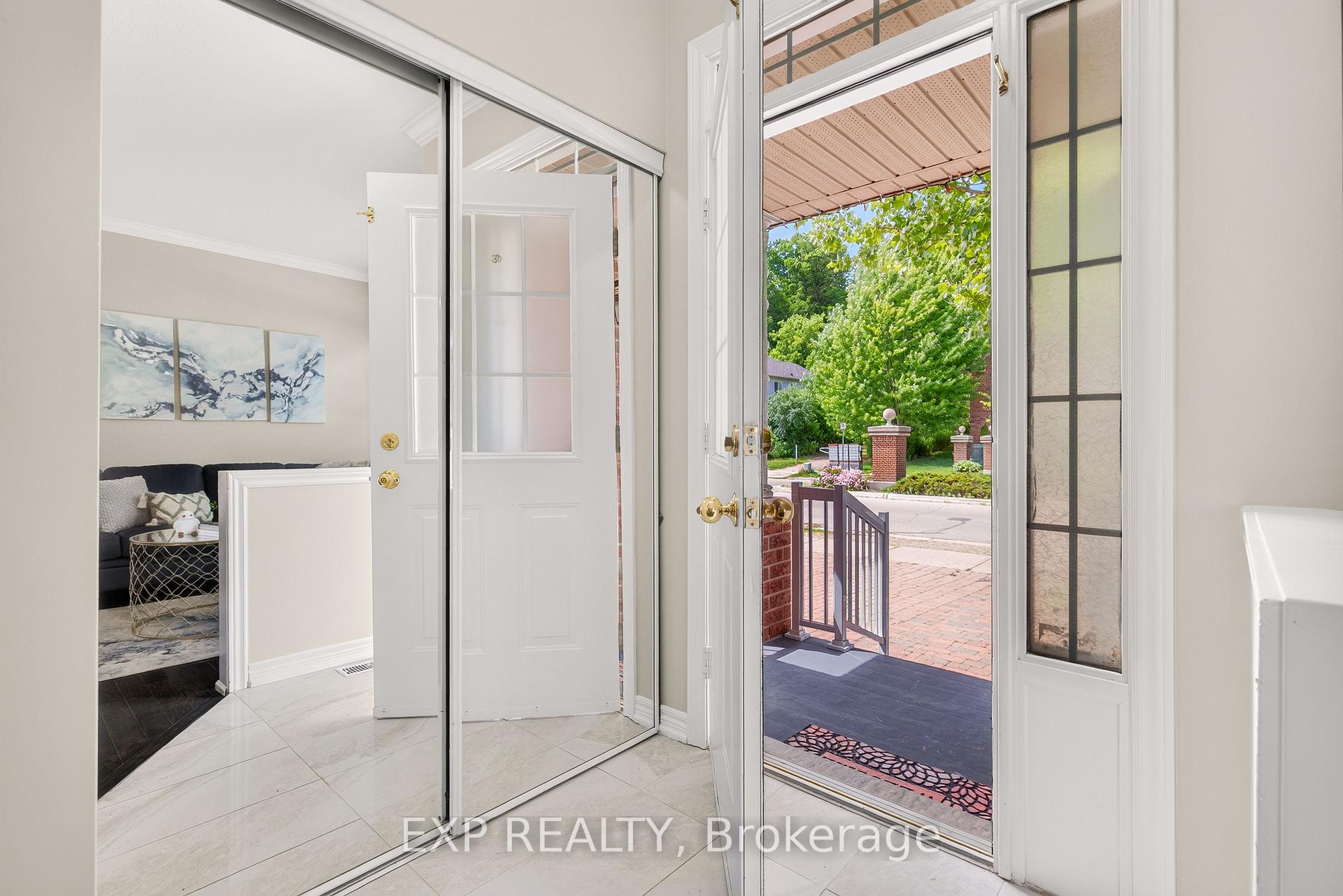 Photo 7 of 620 Munich Circle, Waterloo, Clair Hills — HOMEH