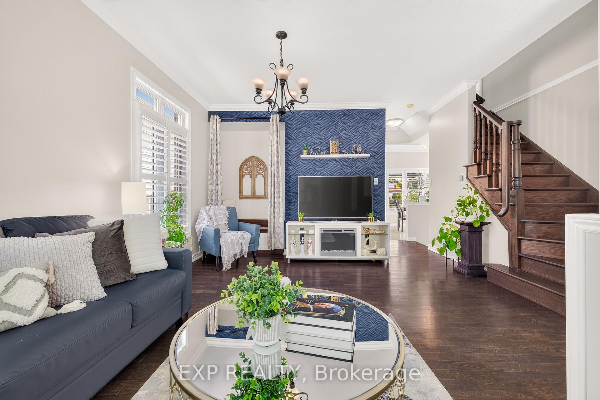 Photo 11 of 620 Munich Circle, Waterloo, Clair Hills — HOMEH