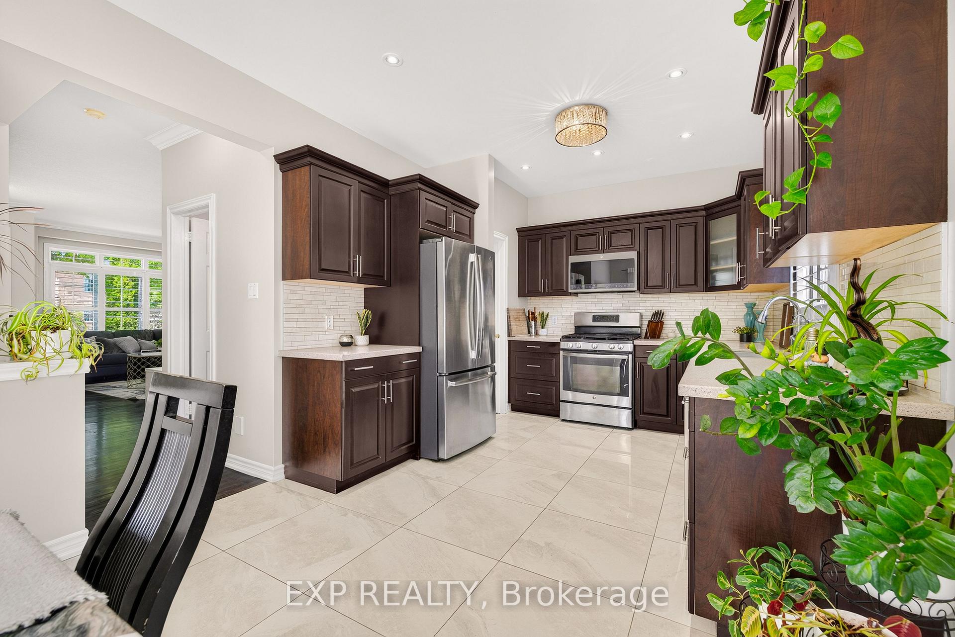 Photo 13 of 620 Munich Circle, Waterloo, Clair Hills — HOMEH