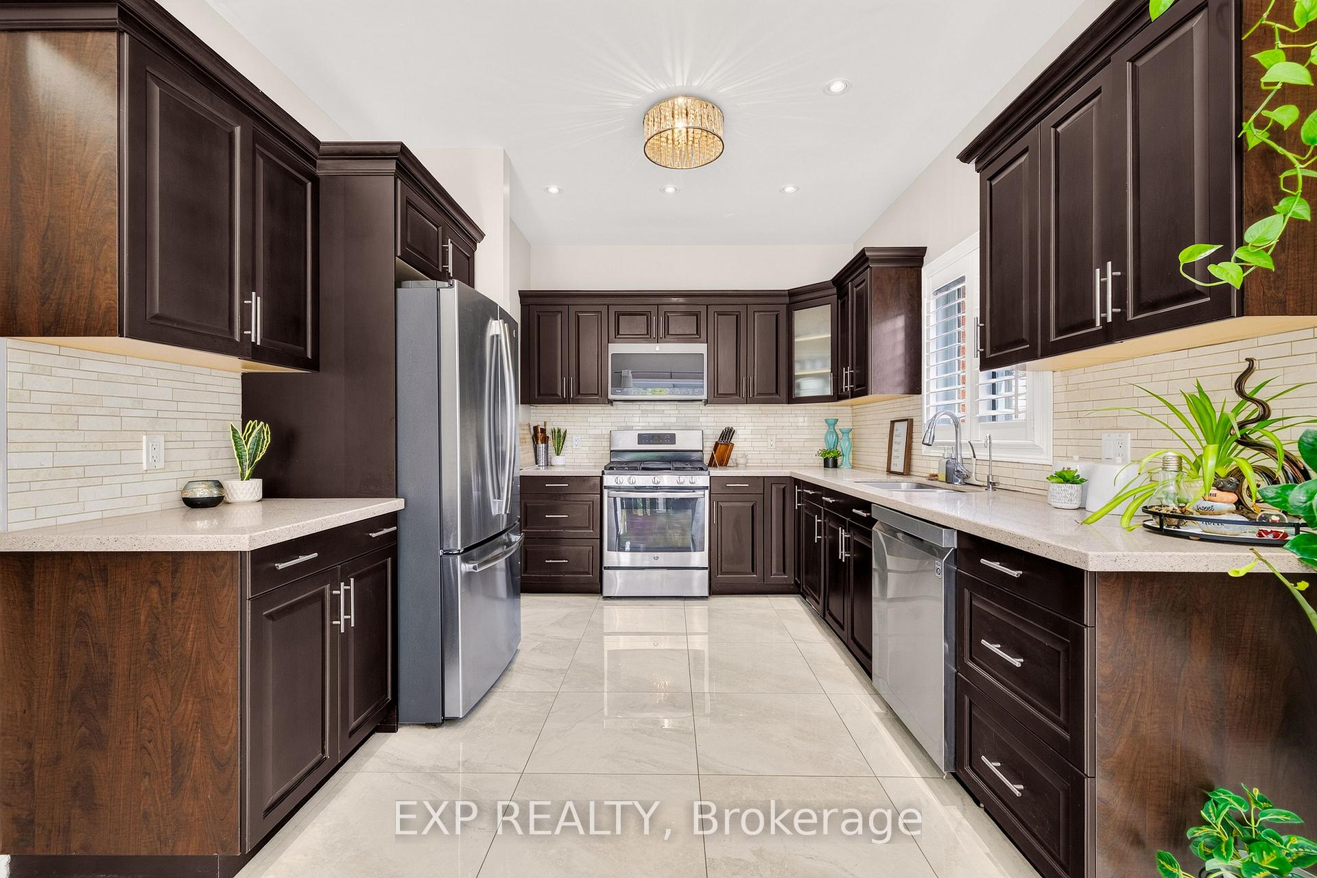 Photo 15 of 620 Munich Circle, Waterloo, Clair Hills — HOMEH