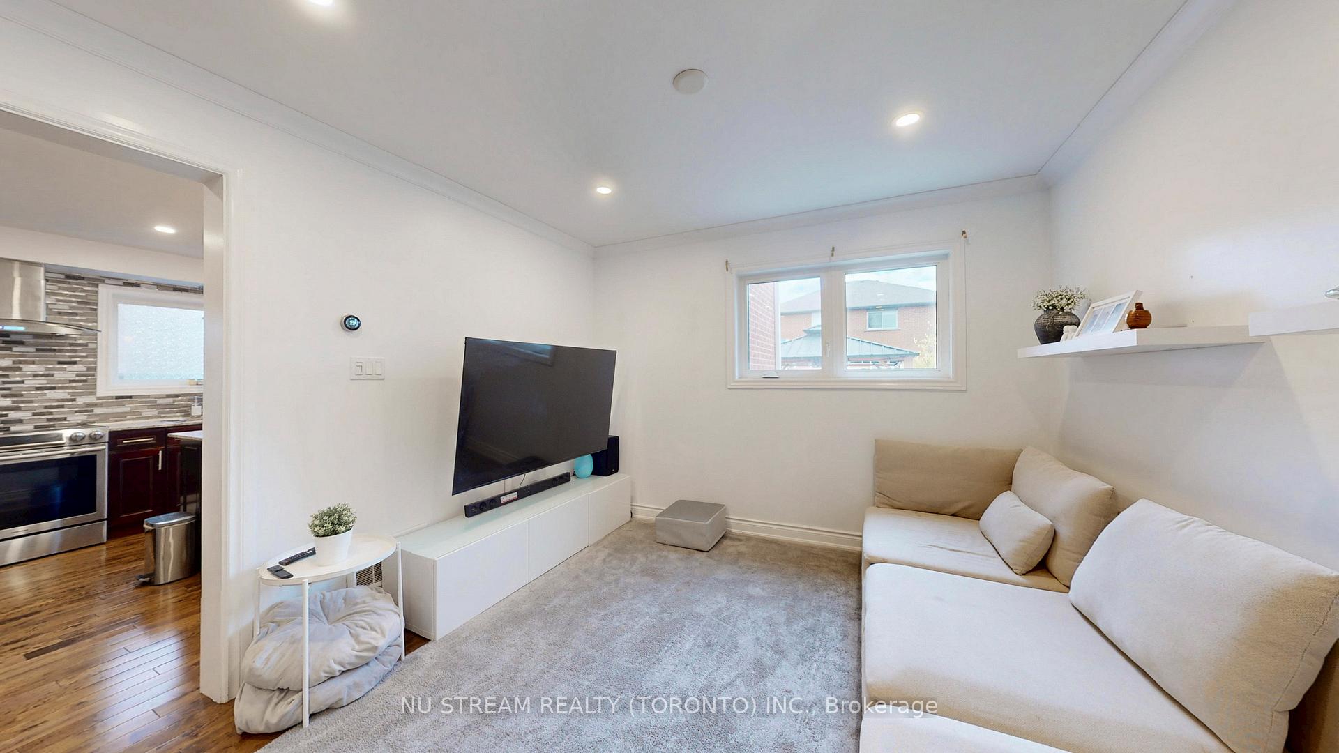 Photo 5 of 3926 Hazelridge Road, Mississauga, Lisgar — HOMEH
