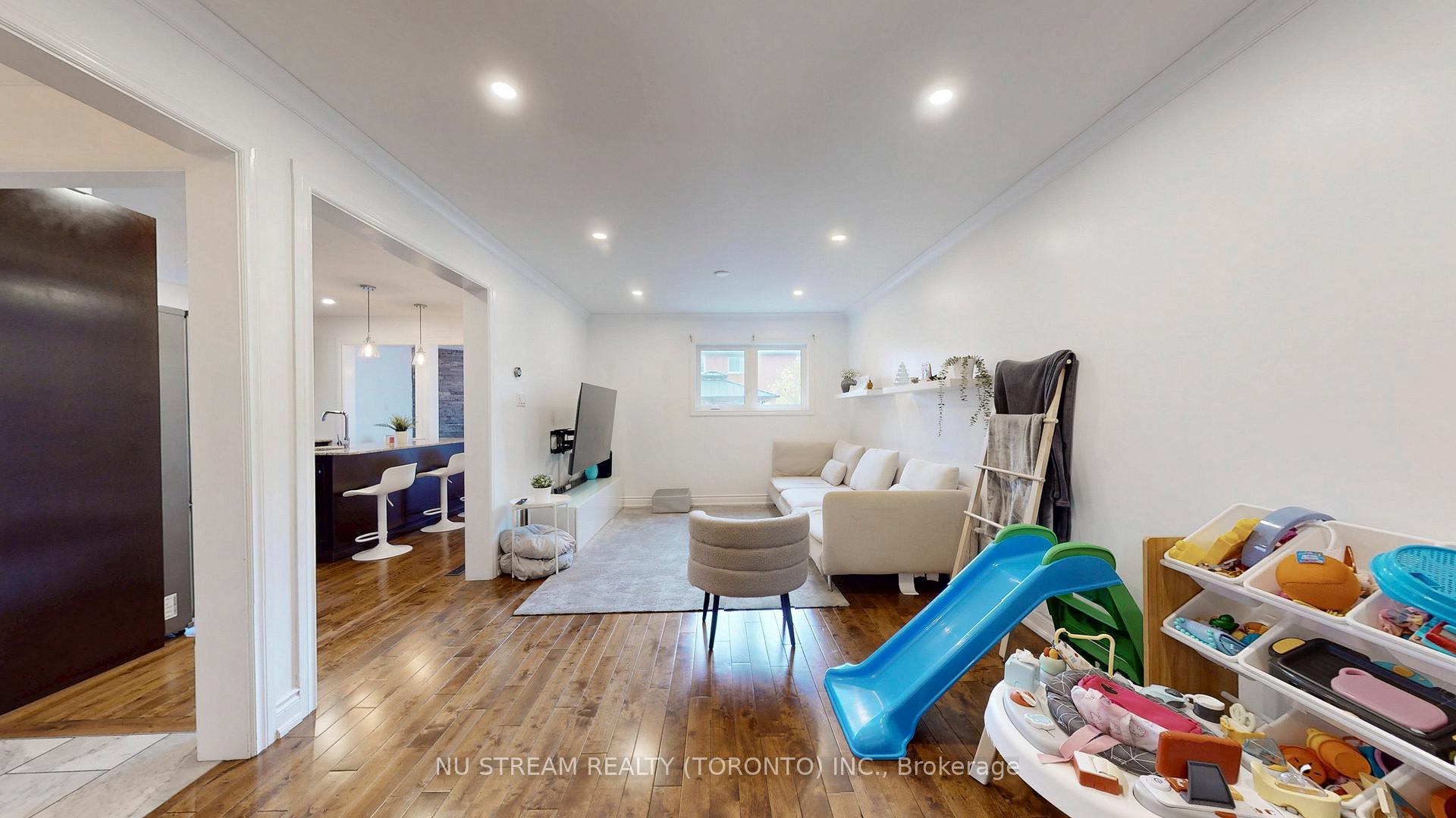 Photo 8 of 3926 Hazelridge Road, Mississauga, Lisgar — HOMEH