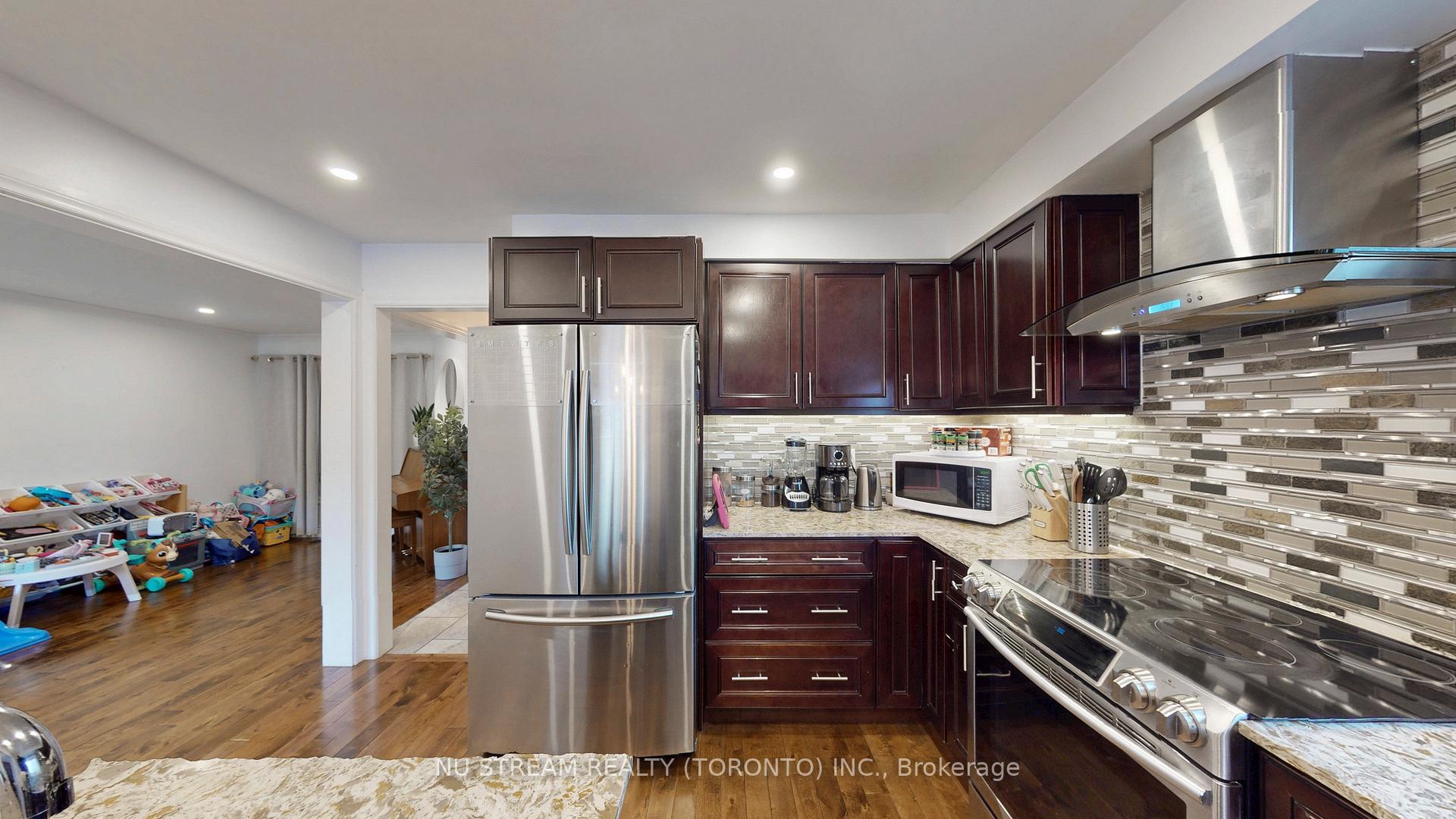 Photo 11 of 3926 Hazelridge Road, Mississauga, Lisgar — HOMEH