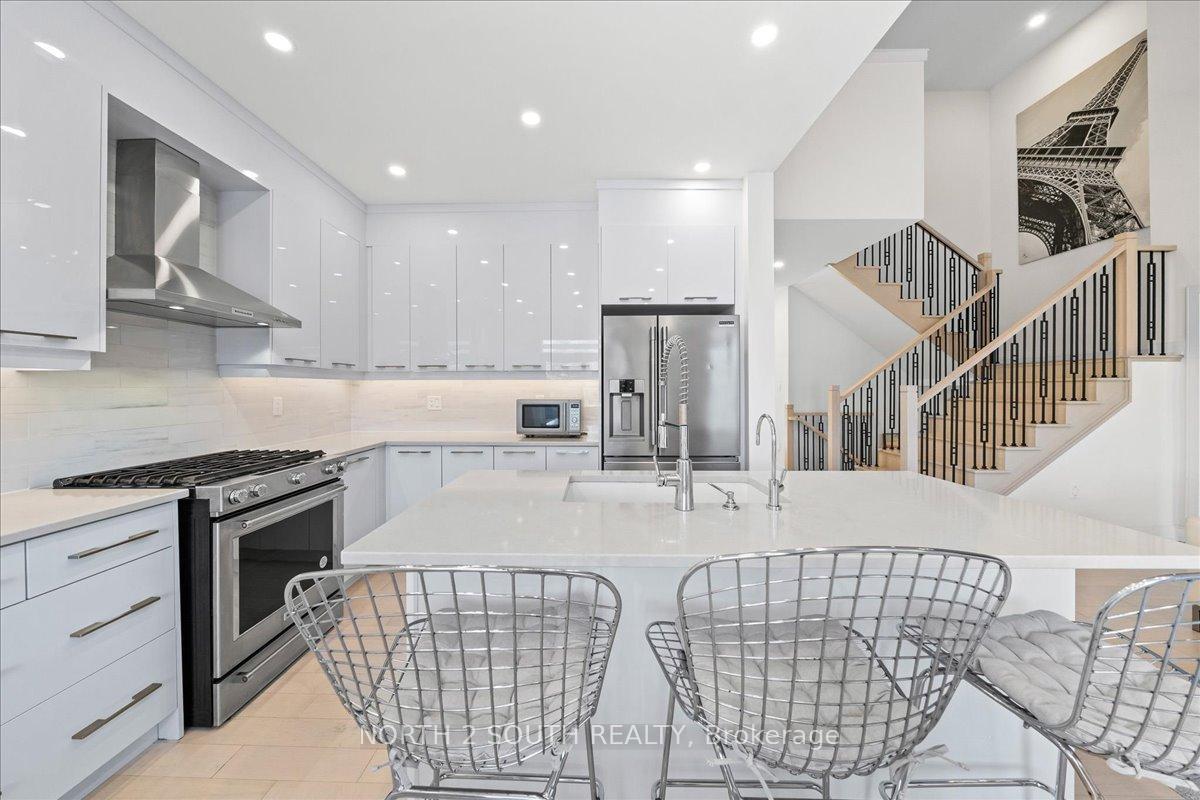 Photo 12 of 118 Berkely Street, Wasaga Beach — HOMEH