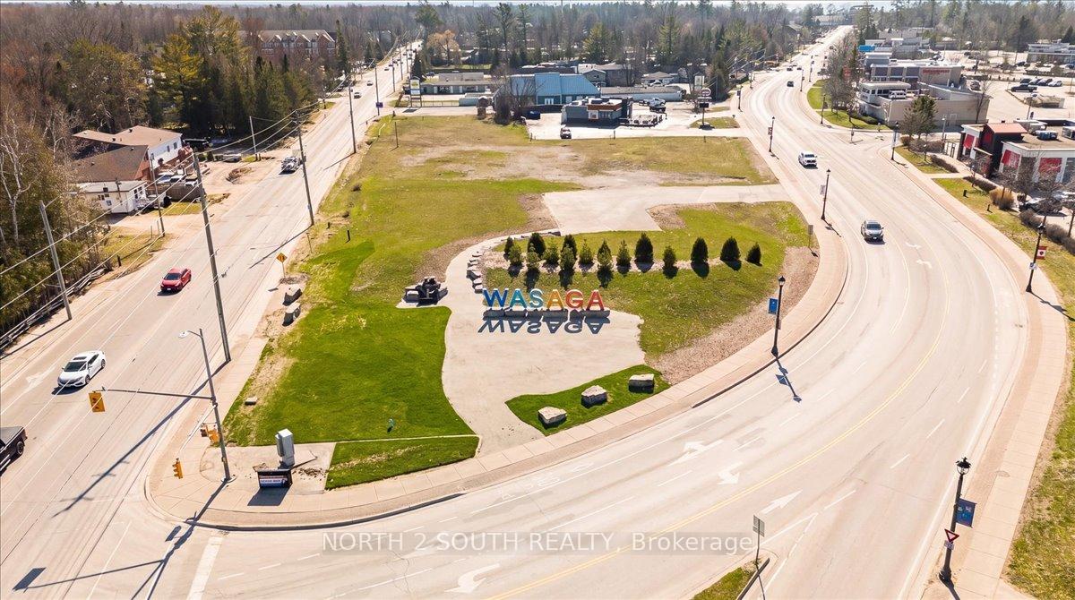 Photo 48 of 118 Berkely Street, Wasaga Beach — HOMEH