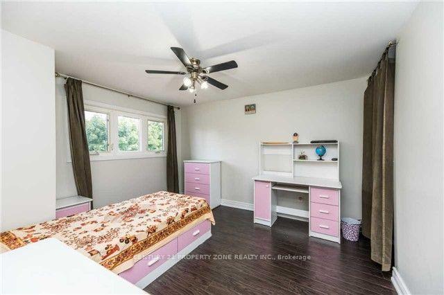 Photo 14 of 18 Omega Square, Brampton, Heart Lake East — HOMEH