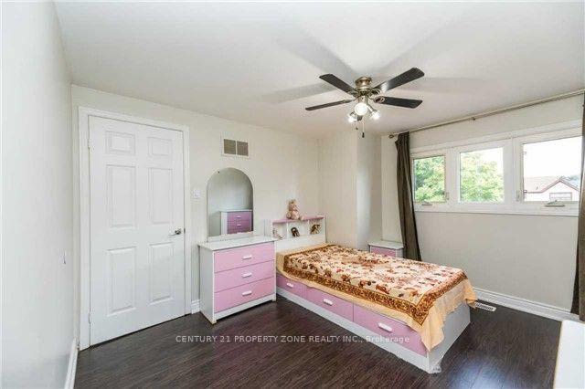 Photo 15 of 18 Omega Square, Brampton, Heart Lake East — HOMEH