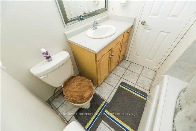 Photo 17 of 18 Omega Square, Brampton, Heart Lake East — HOMEH