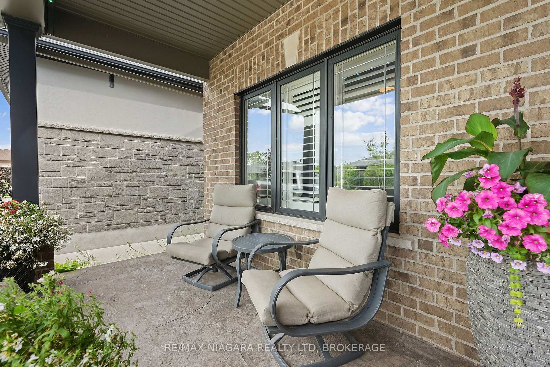 Photo 3 of 7245 Optimist Lane, Niagara Falls, Morrison — HOMEH