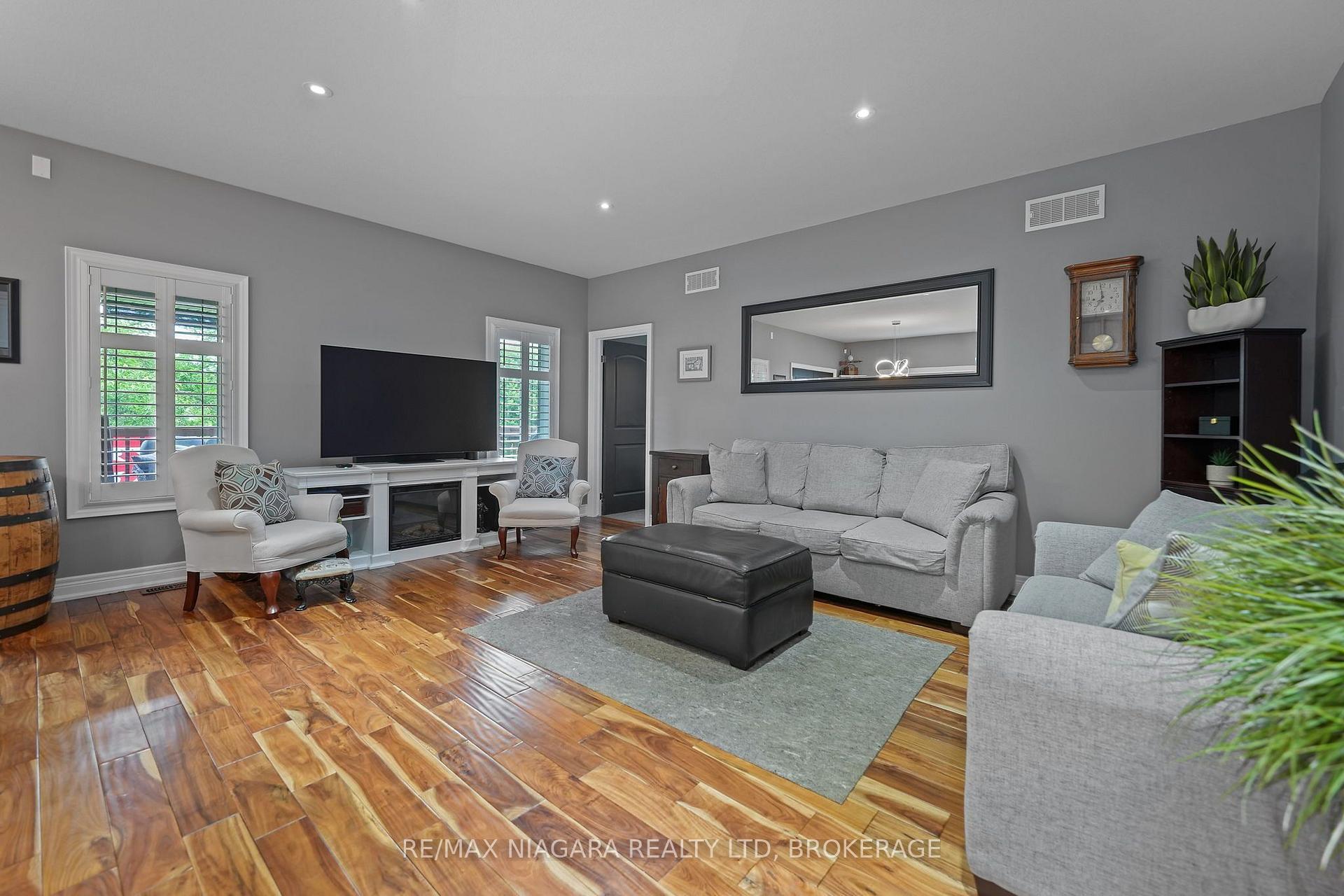 Photo 12 of 7245 Optimist Lane, Niagara Falls, Morrison — HOMEH