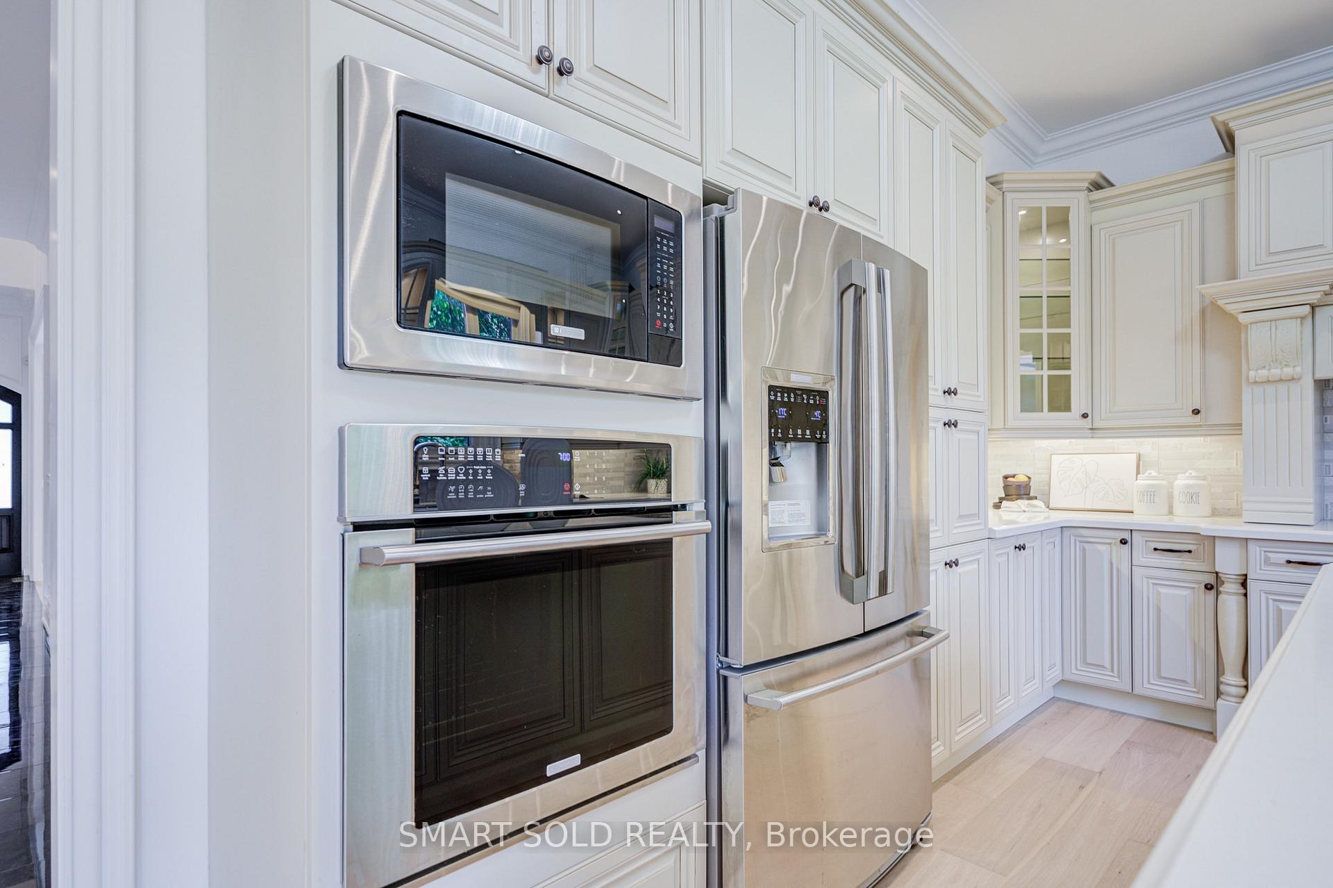 Photo 17 of 201 Burnhamthorpe Road, Etobicoke, Islington-City Centre West — HOMEH