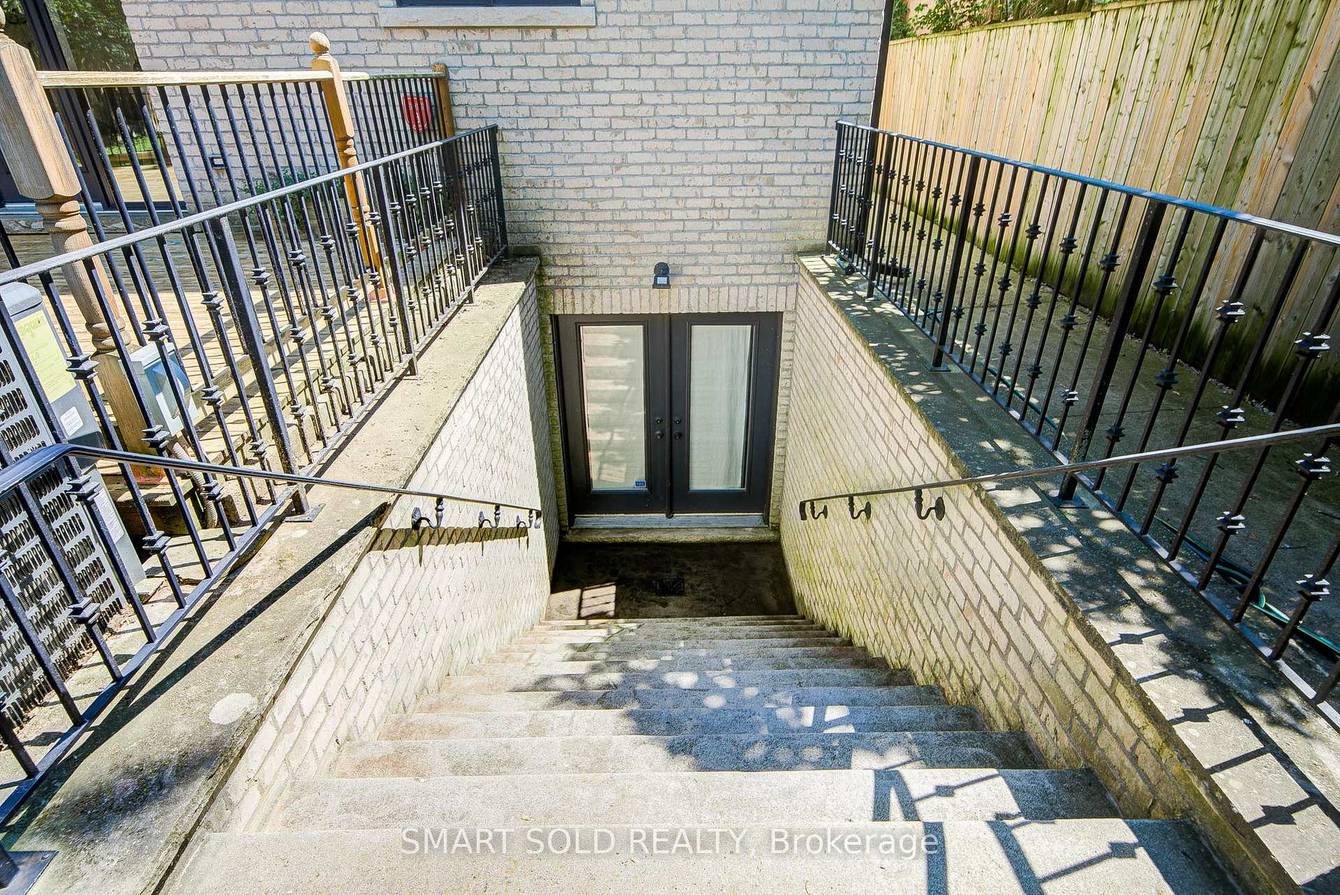Photo 47 of 201 Burnhamthorpe Road, Etobicoke, Islington-City Centre West — HOMEH