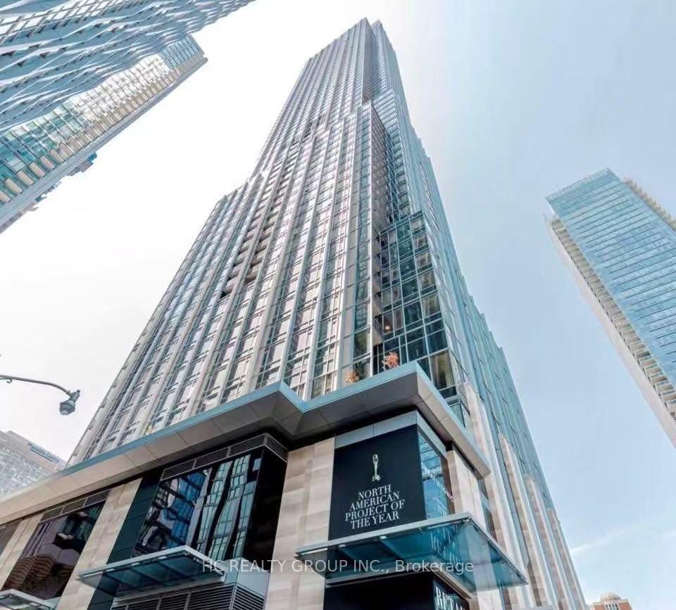 Front of Unit 1412, 11 Yorkville Avenue E
