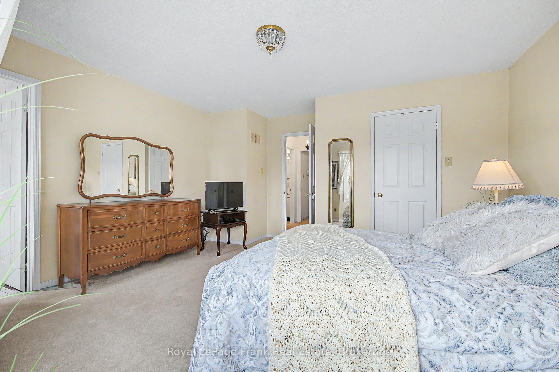 Photo 18 of Unit 20, 1610 Crawforth Street, Whitby, Blue Grass Meadows — HOMEH