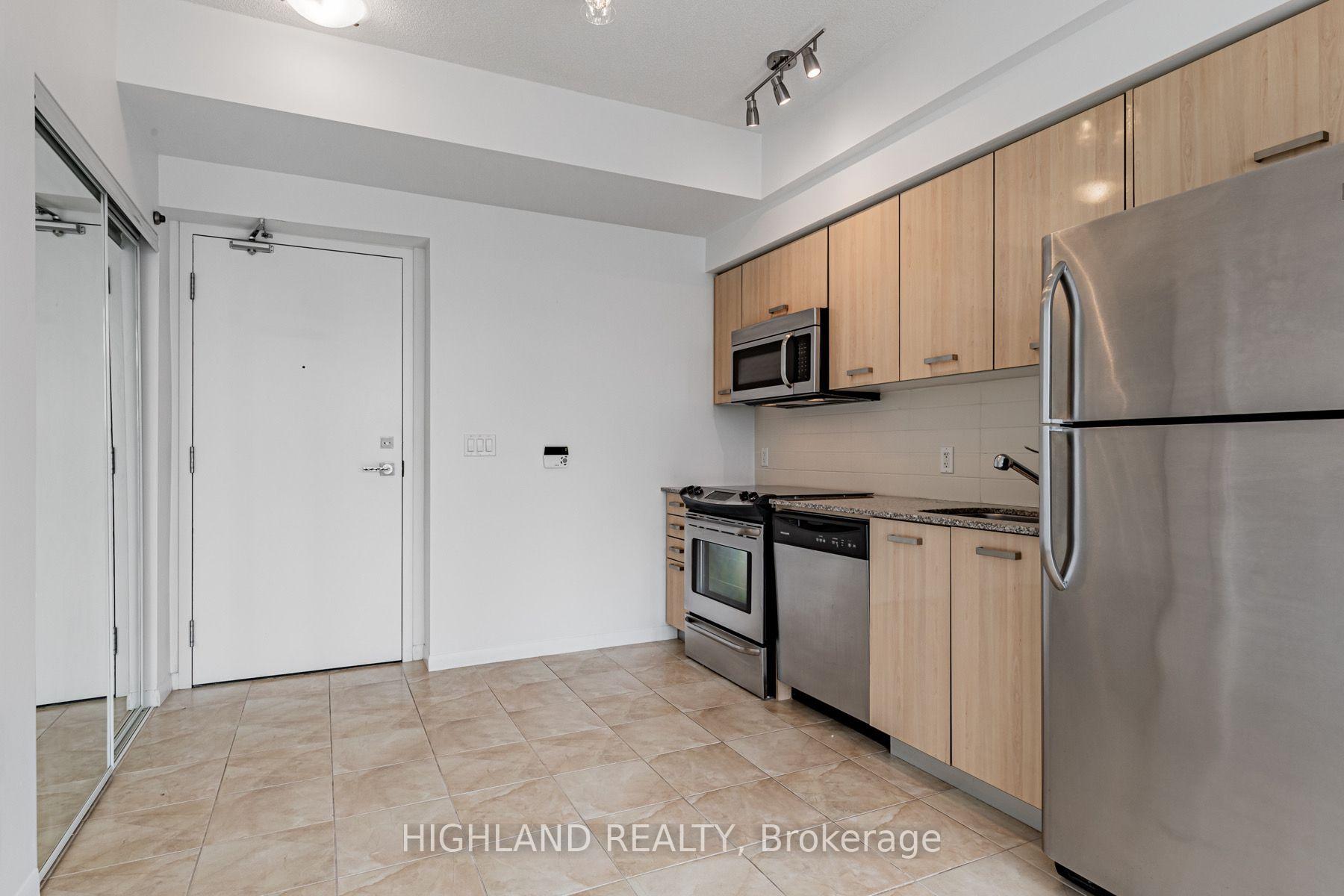 Photo 6 of Unit 2409, 832 Bay Street, Toronto, Bay Street Corridor — HOMEH