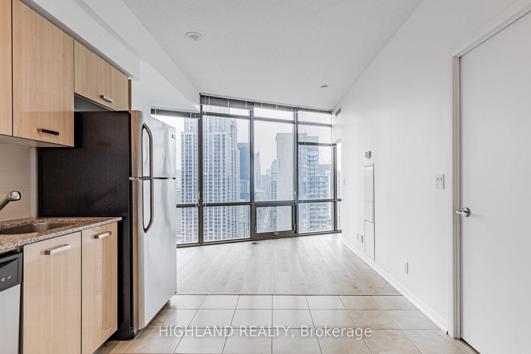 Photo 8 of Unit 2409, 832 Bay Street, Toronto, Bay Street Corridor — HOMEH