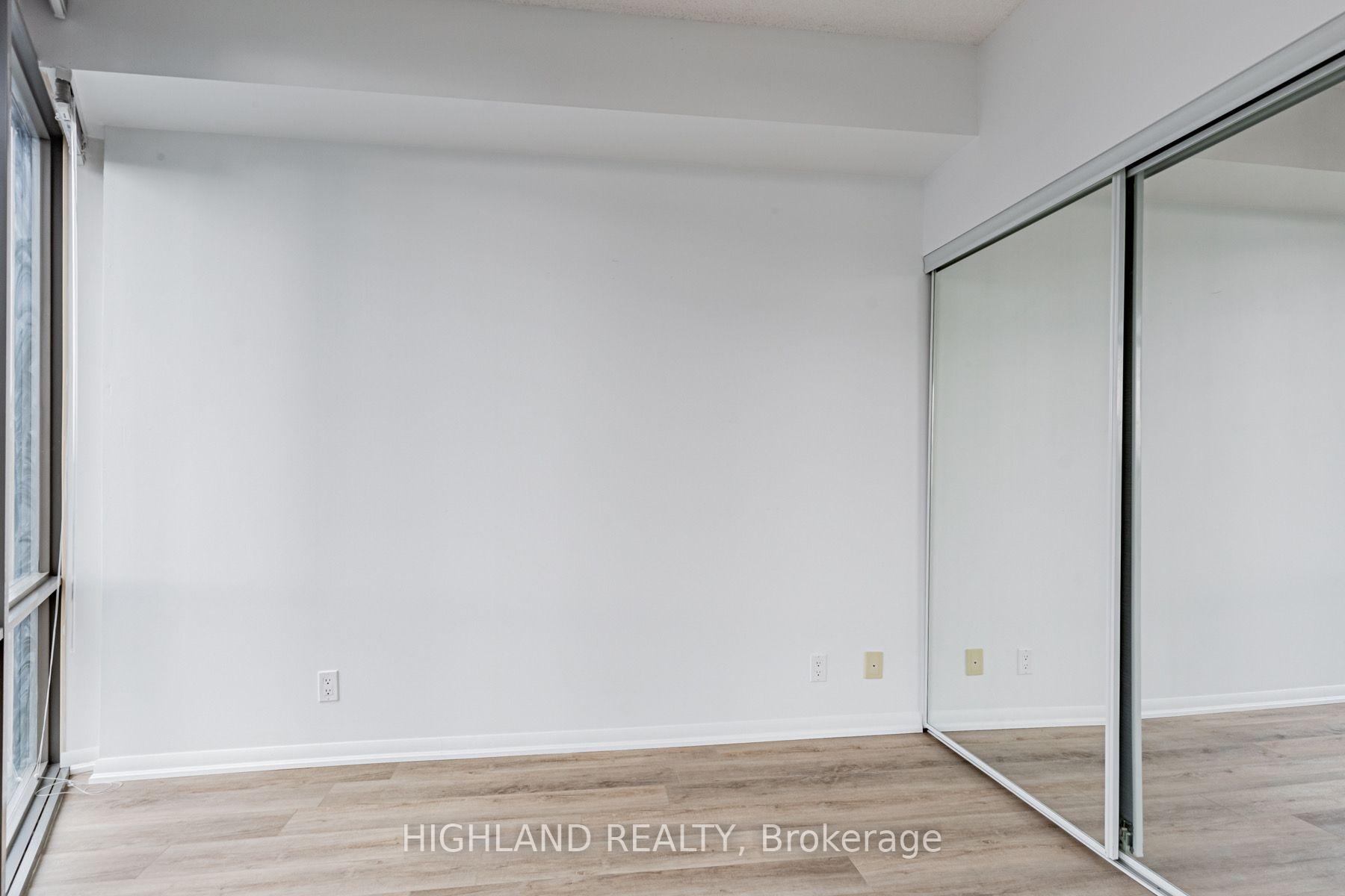 Photo 13 of Unit 2409, 832 Bay Street, Toronto, Bay Street Corridor — HOMEH