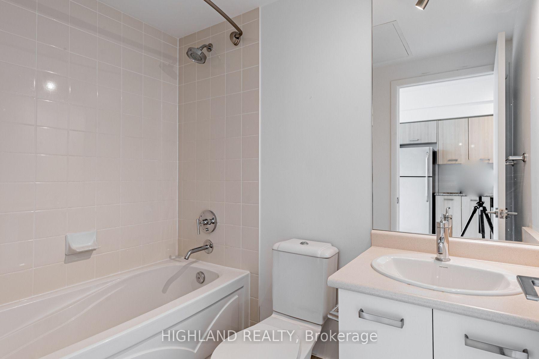 Photo 14 of Unit 2409, 832 Bay Street, Toronto, Bay Street Corridor — HOMEH