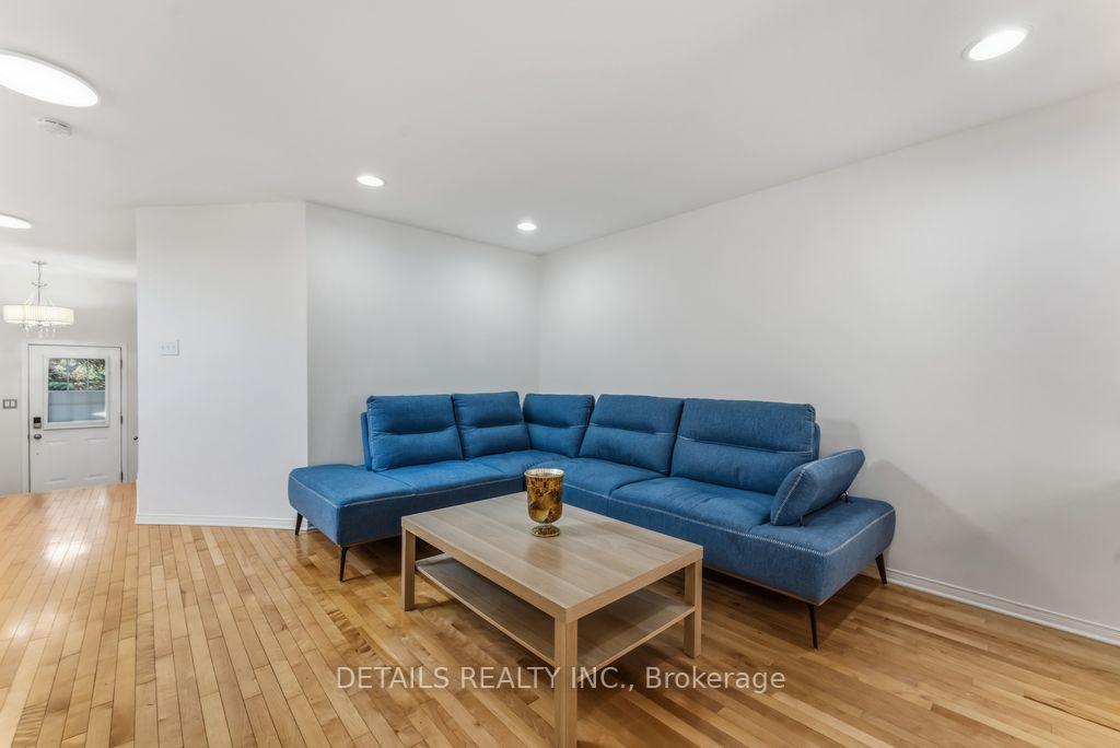 Photo 10 of 8 Wimbledon Way, Ottawa, Kanata - Morgan's Grant/South March — HOMEH