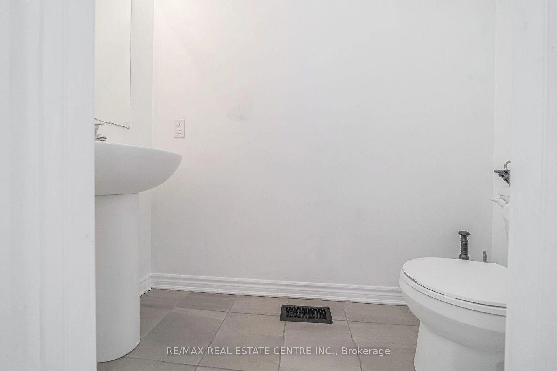 Photo 18 of Unit 72, 50 Edinburgh Drive, Brampton, Bram West — HOMEH