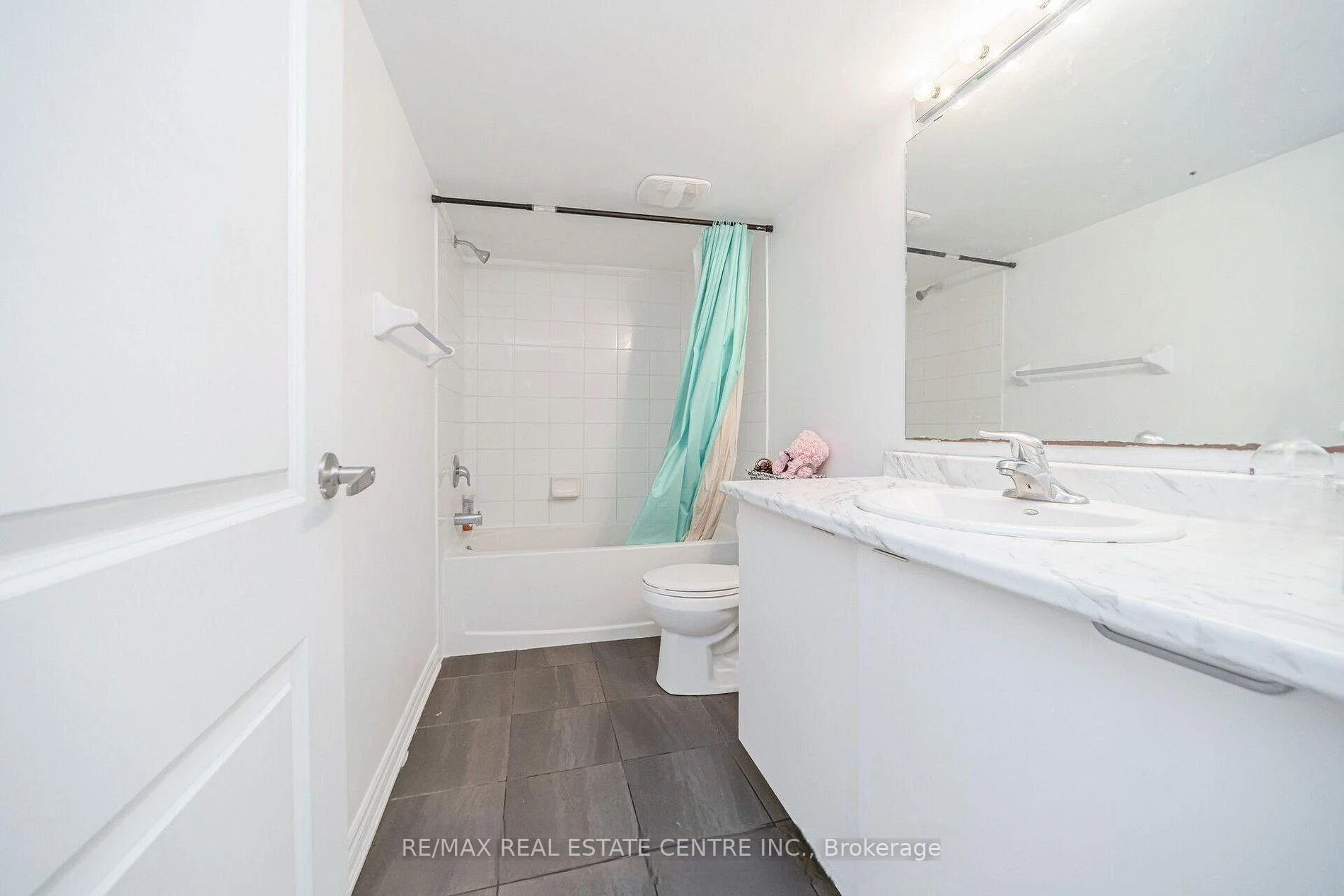 Photo 22 of Unit 72, 50 Edinburgh Drive, Brampton, Bram West — HOMEH