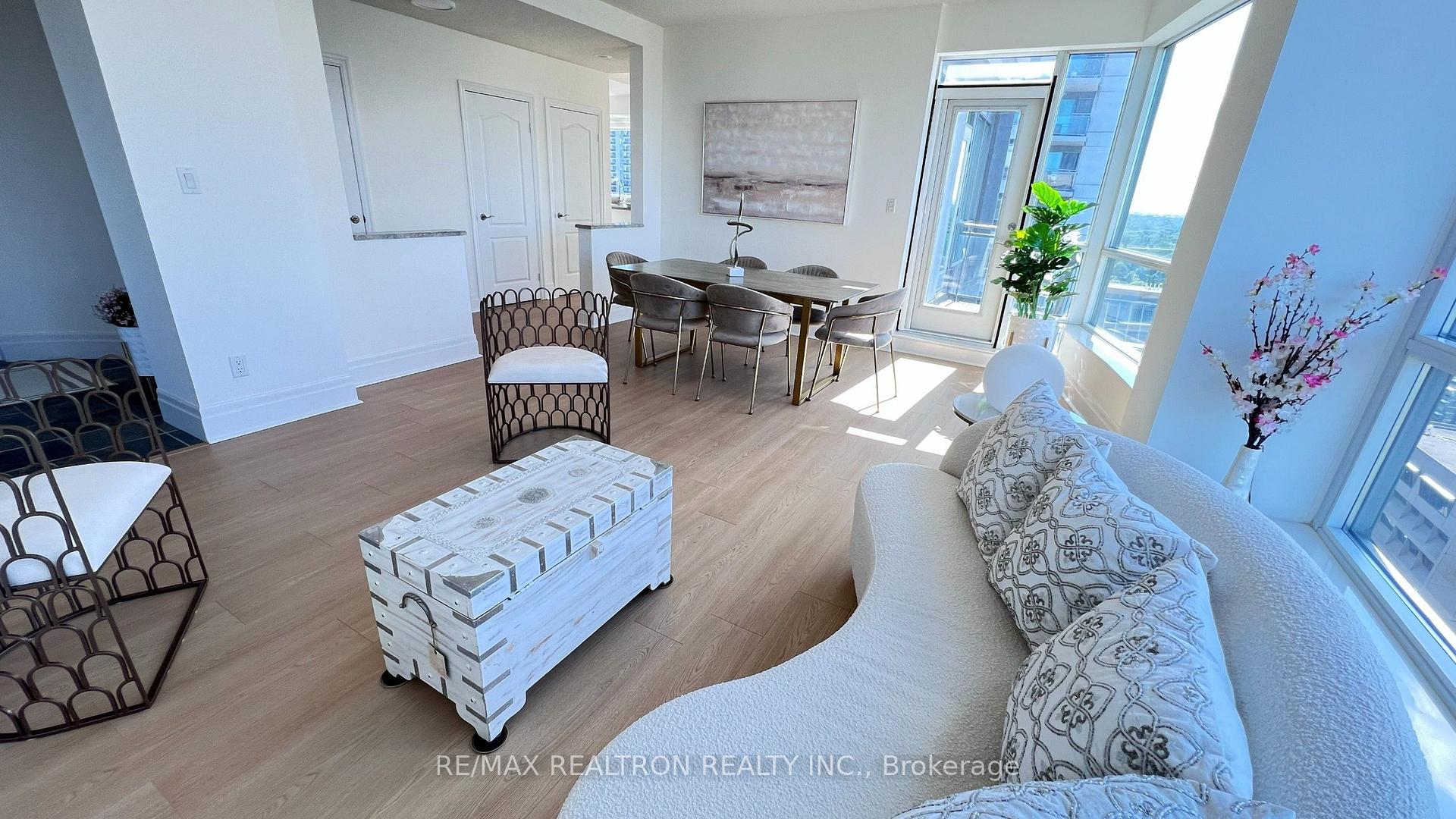 Photo 5 of Unit PH02, 188 Doris Avenue, North York, Willowdale East — HOMEH