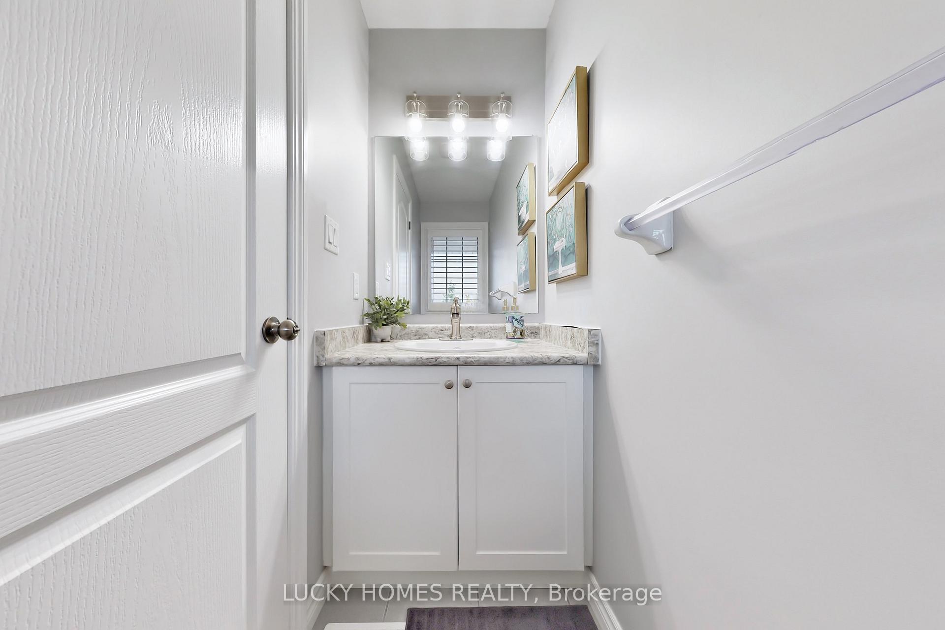 Photo 4 of 1502 Dunedin Crescent, Oshawa, Taunton — HOMEH